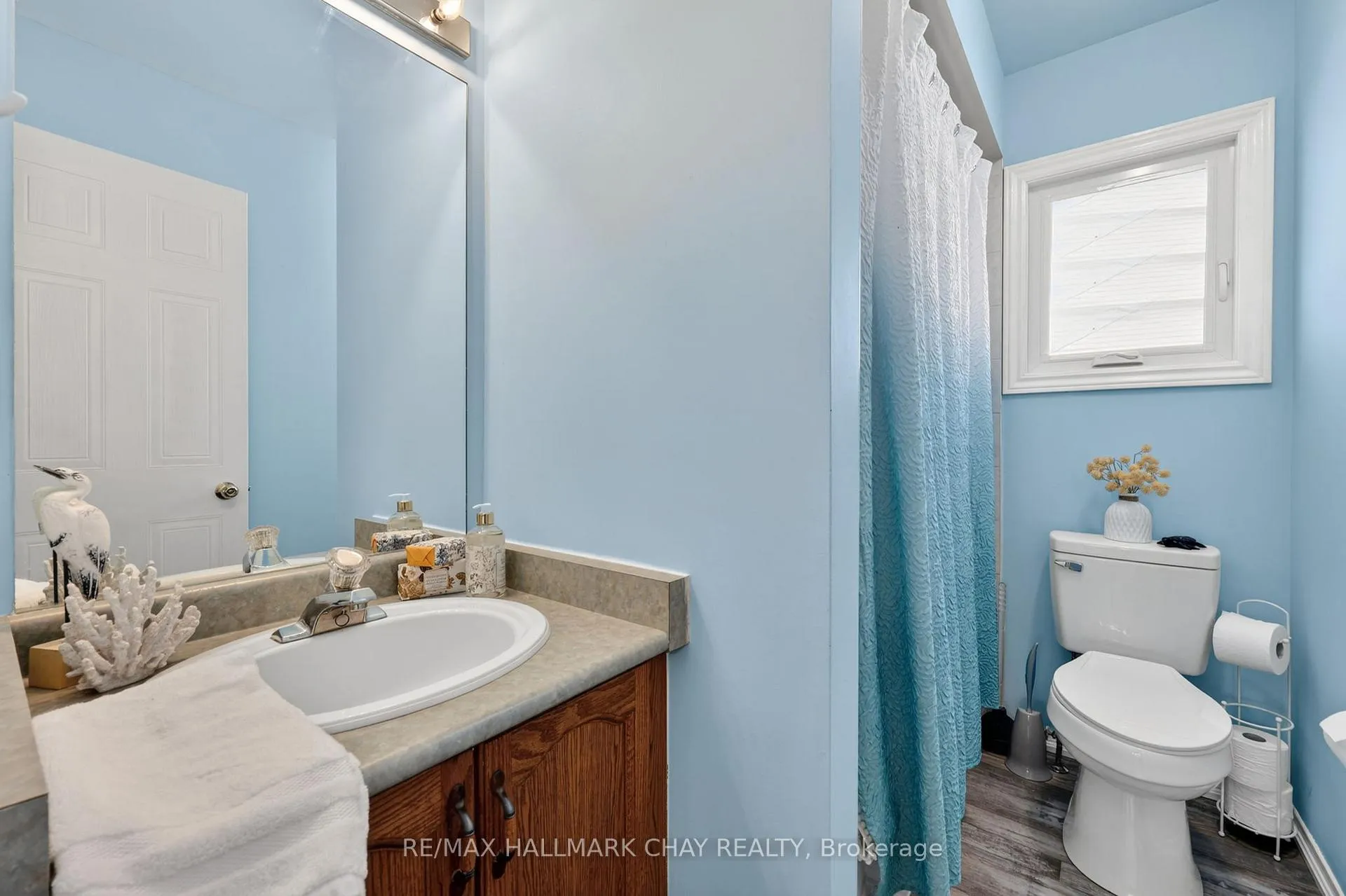Photo 9 of 194 Wessenger Drive, Barrie, Holly — HOMEH