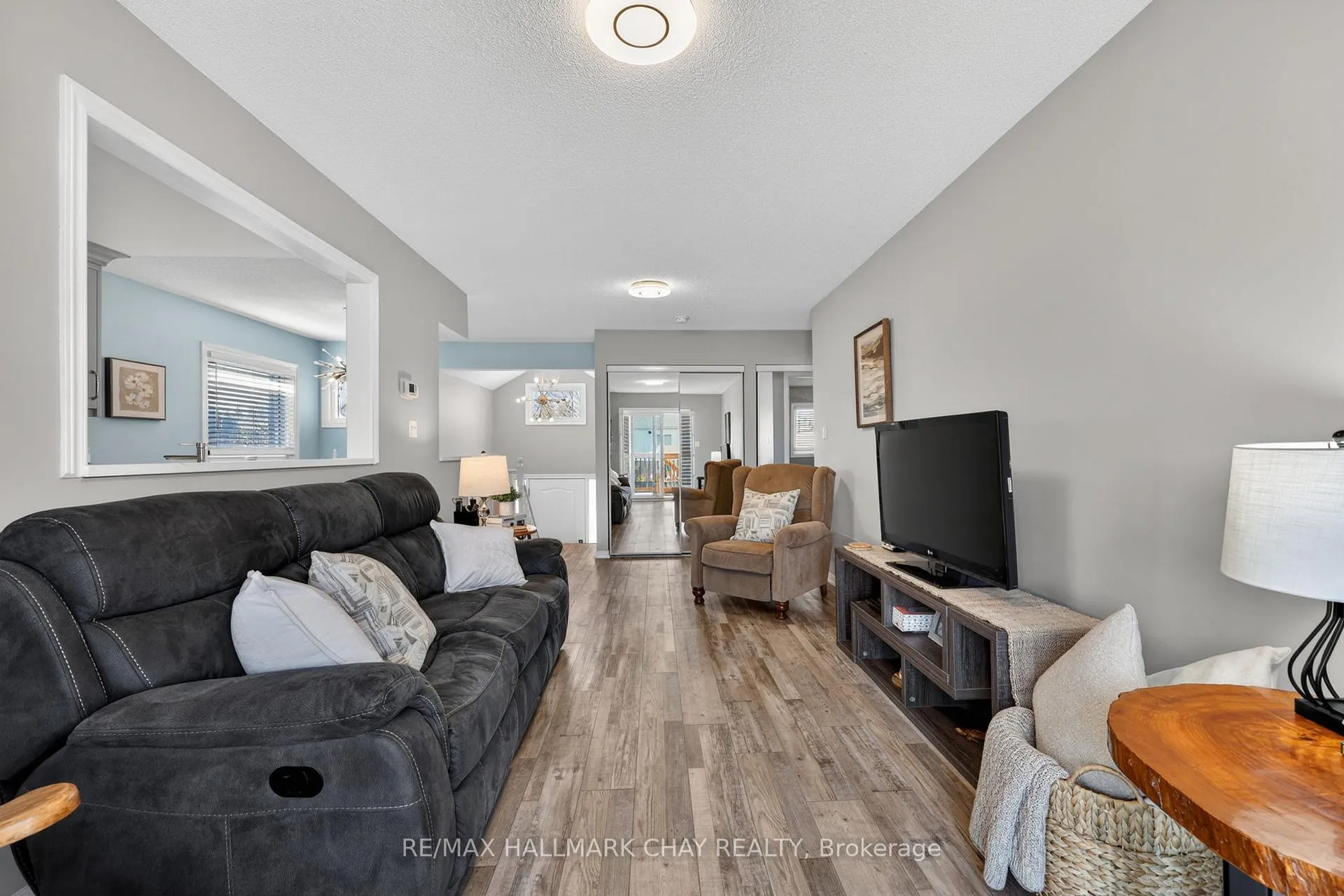 Photo 11 of 194 Wessenger Drive, Barrie, Holly — HOMEH