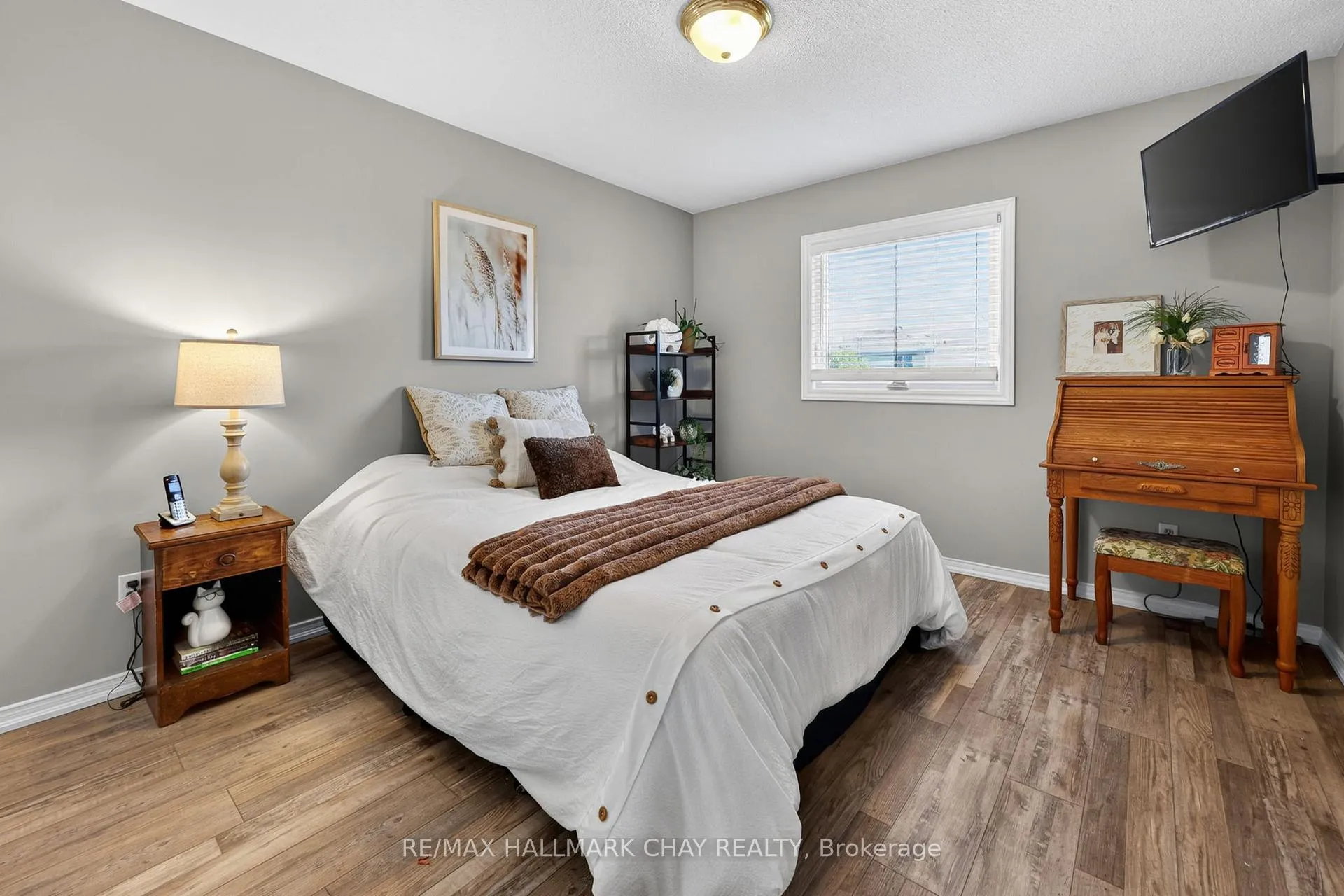 Photo 14 of 194 Wessenger Drive, Barrie, Holly — HOMEH