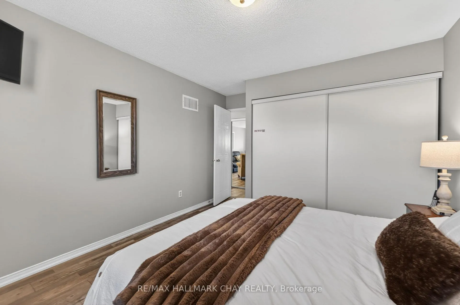 Photo 15 of 194 Wessenger Drive, Barrie, Holly — HOMEH