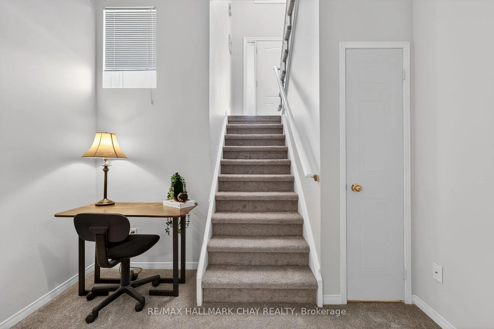 Photo 16 of 194 Wessenger Drive, Barrie, Holly — HOMEH
