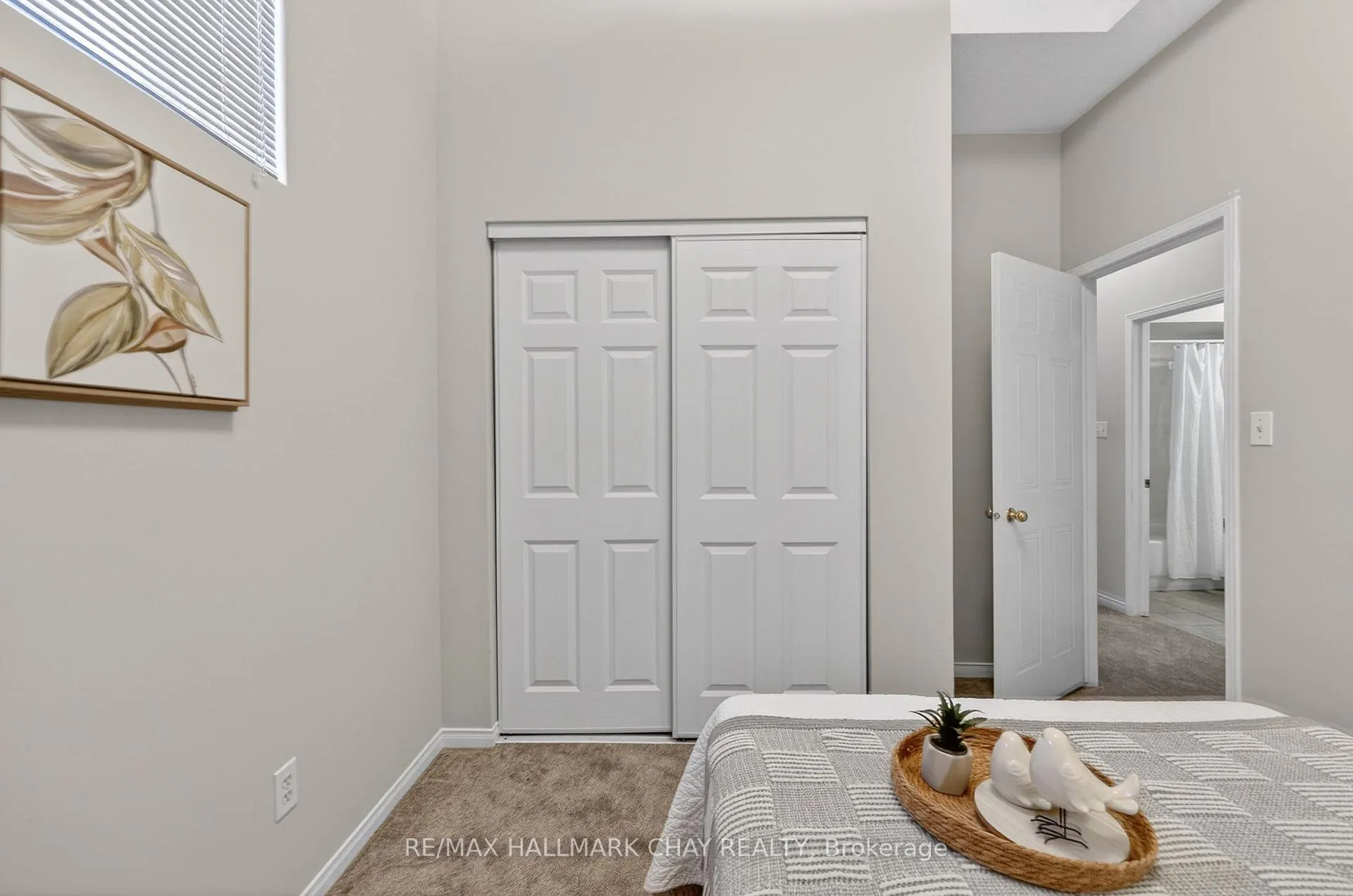 Photo 21 of 194 Wessenger Drive, Barrie, Holly — HOMEH