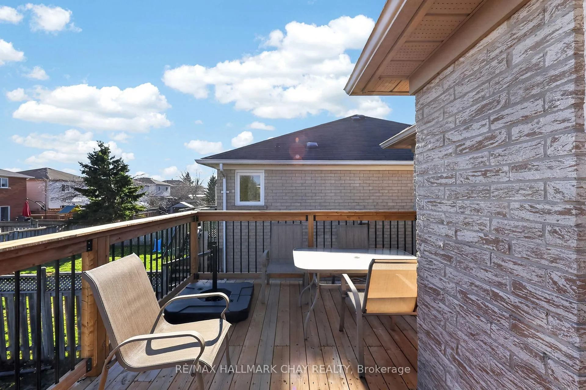 Photo 24 of 194 Wessenger Drive, Barrie, Holly — HOMEH