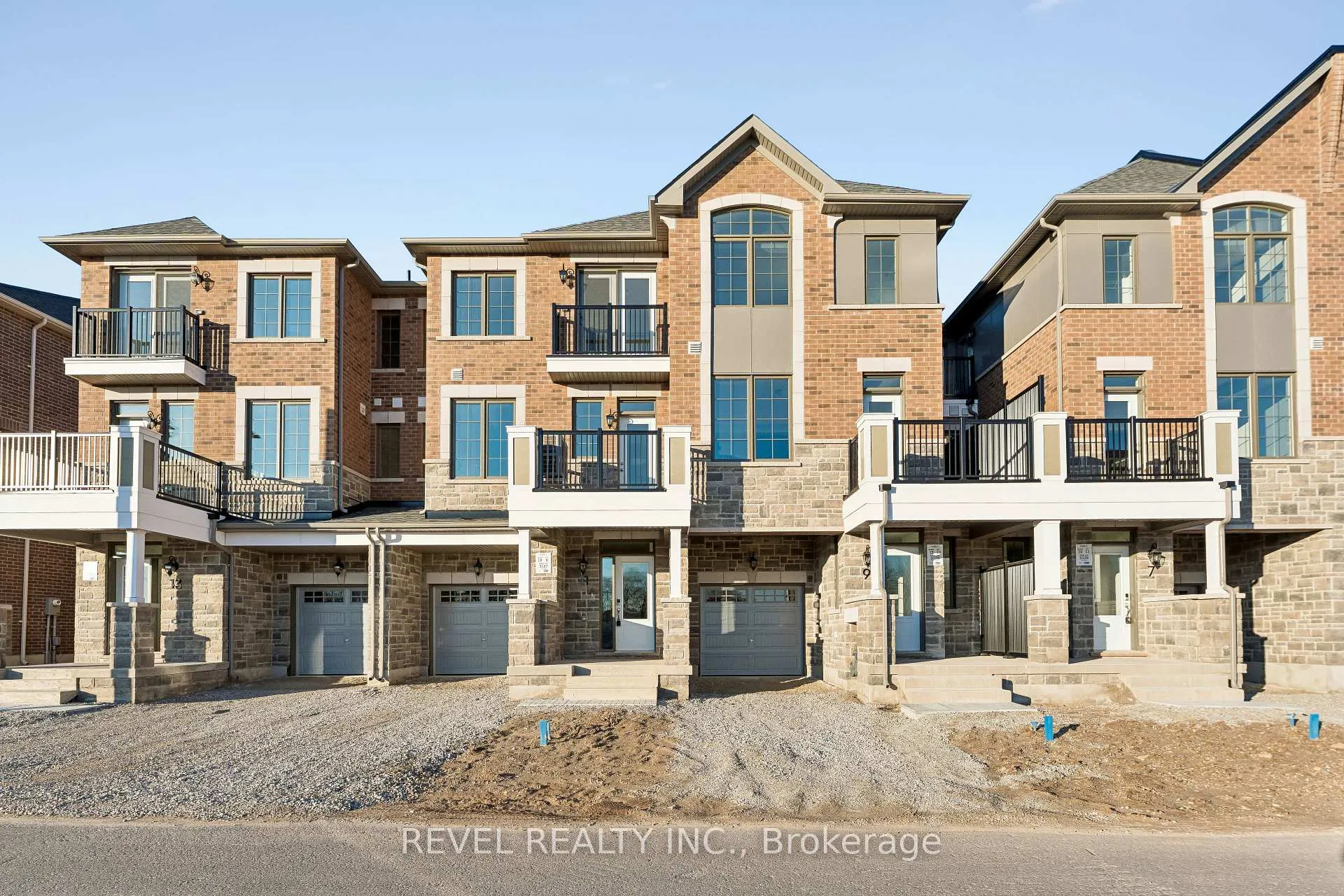 Photo 1 of 11 Vimy Ridge Road, Brampton, Northwest Brampton — HOMEH
