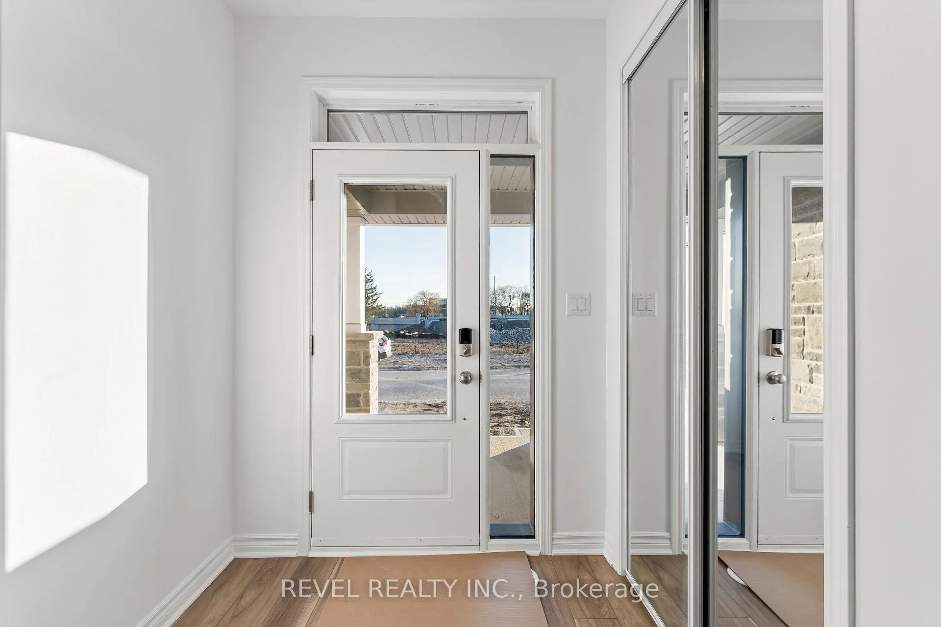 Photo 3 of 11 Vimy Ridge Road, Brampton, Northwest Brampton — HOMEH