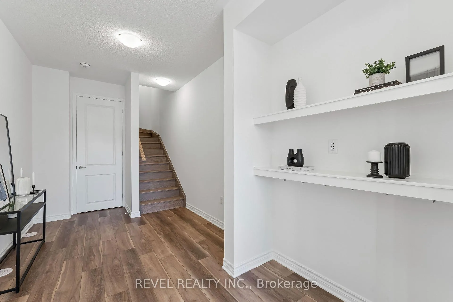Photo 5 of 11 Vimy Ridge Road, Brampton, Northwest Brampton — HOMEH