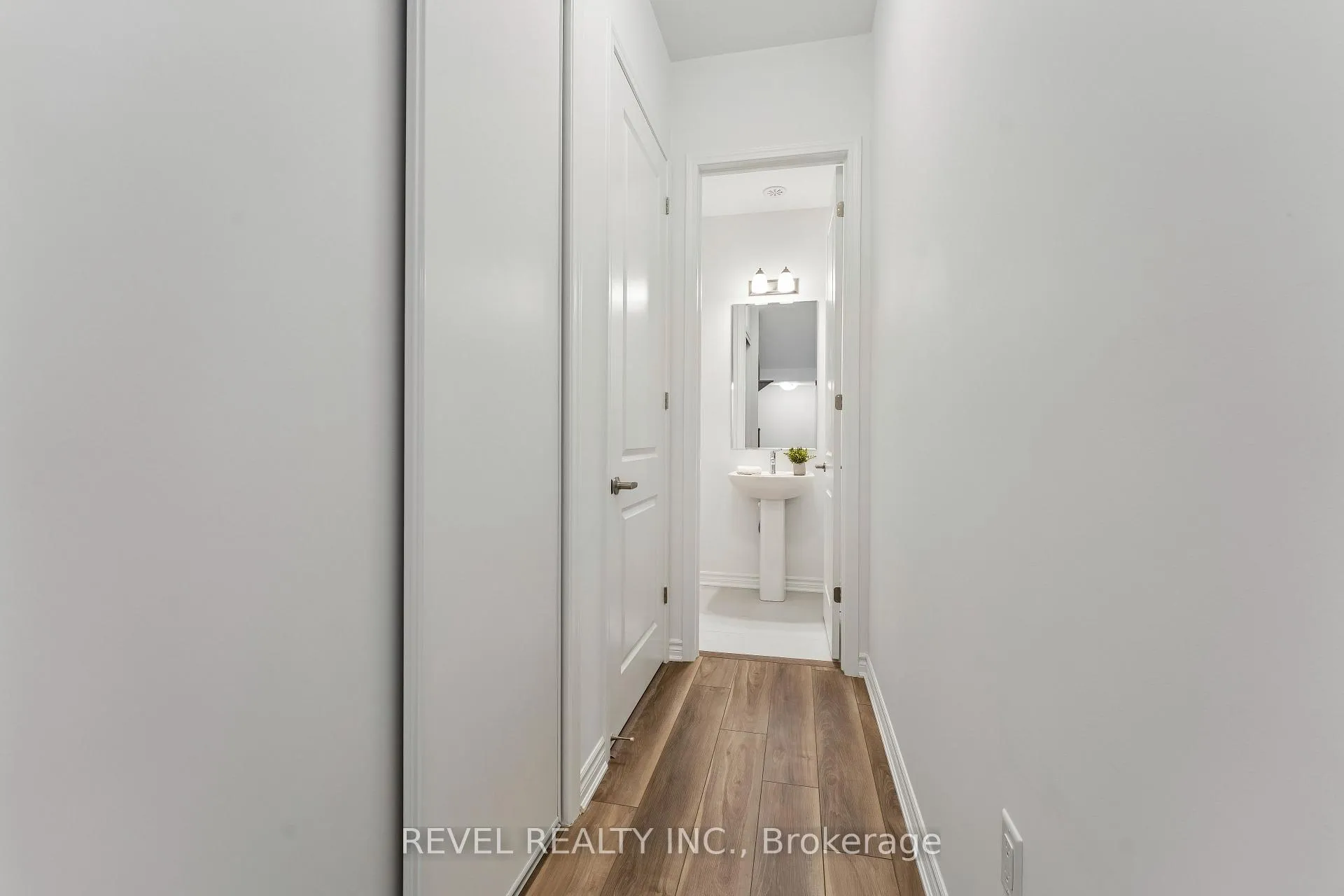 Photo 7 of 11 Vimy Ridge Road, Brampton, Northwest Brampton — HOMEH