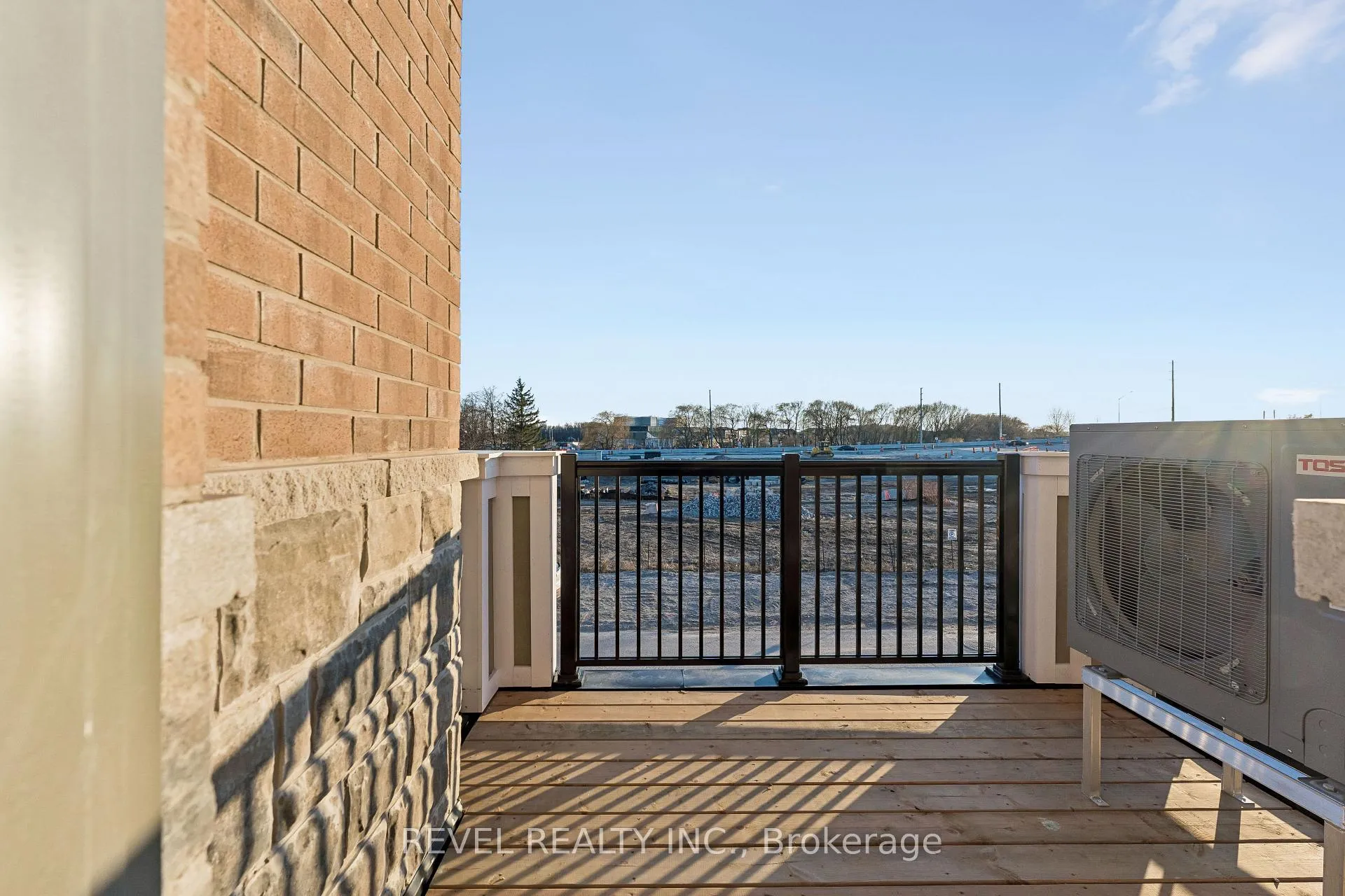 Photo 21 of 11 Vimy Ridge Road, Brampton, Northwest Brampton — HOMEH