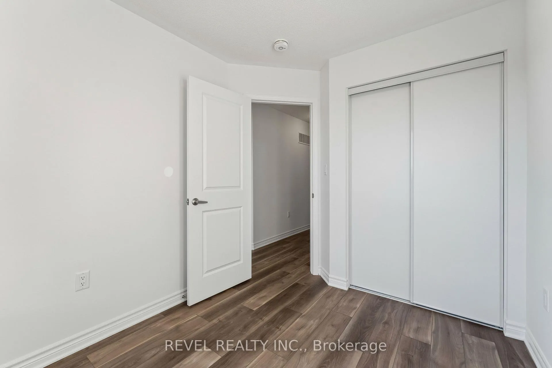 Photo 31 of 11 Vimy Ridge Road, Brampton, Northwest Brampton — HOMEH