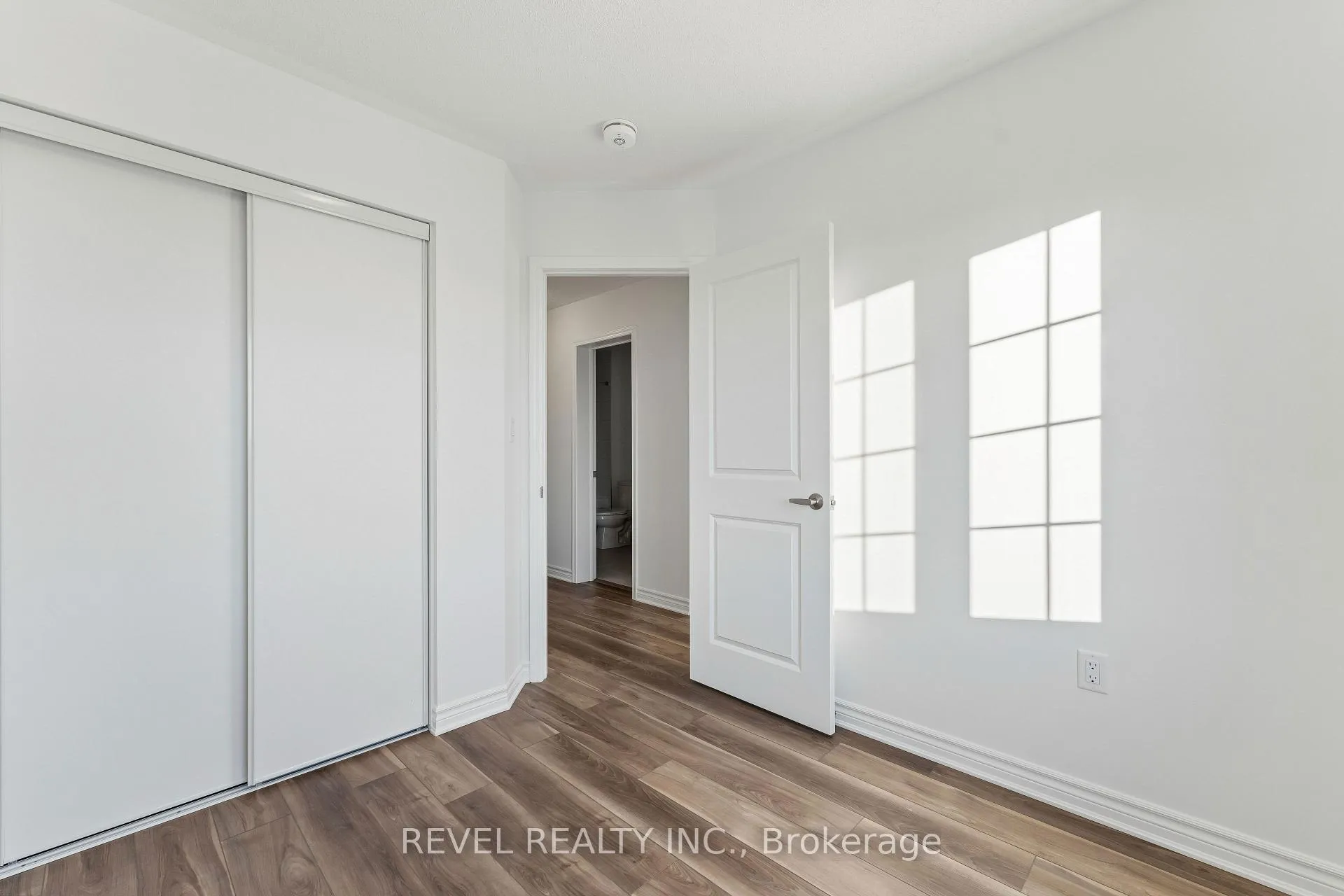 Photo 32 of 11 Vimy Ridge Road, Brampton, Northwest Brampton — HOMEH