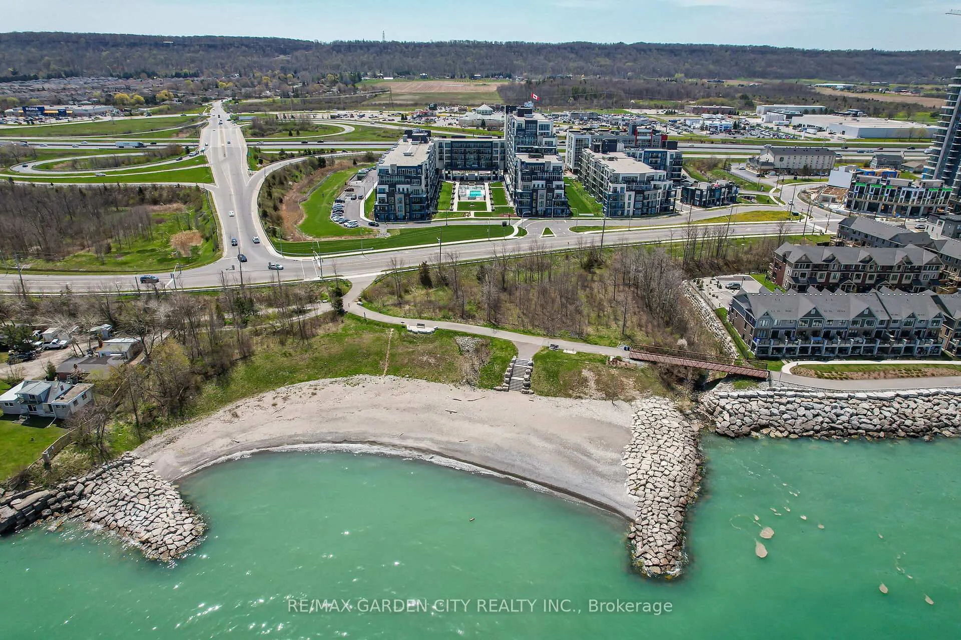 Photo 3 of Unit 431, 16 Concord Place, Grimsby, Grimsby Beach — HOMEH