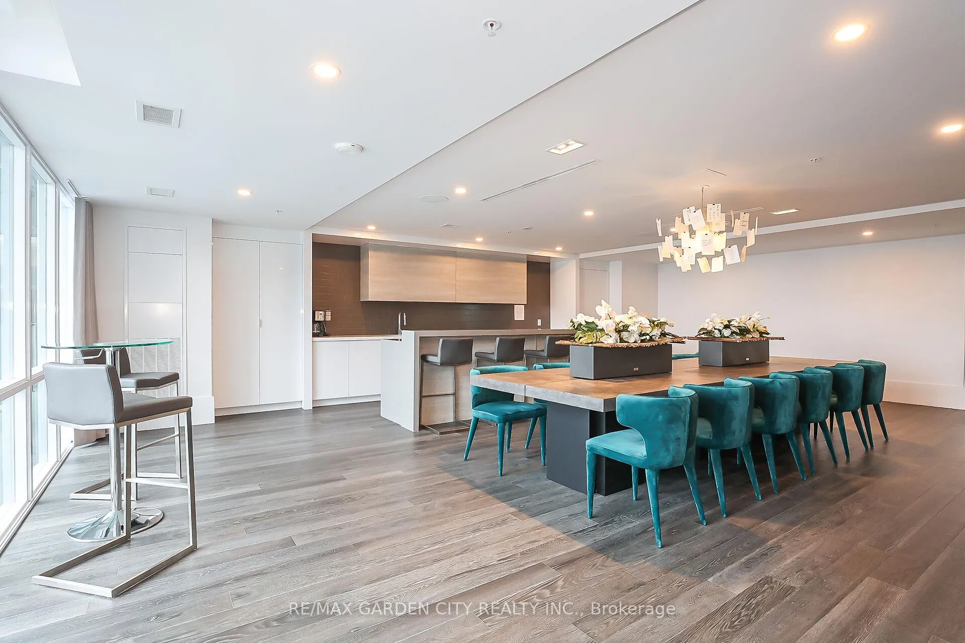 Photo 7 of Unit 431, 16 Concord Place, Grimsby, Grimsby Beach — HOMEH