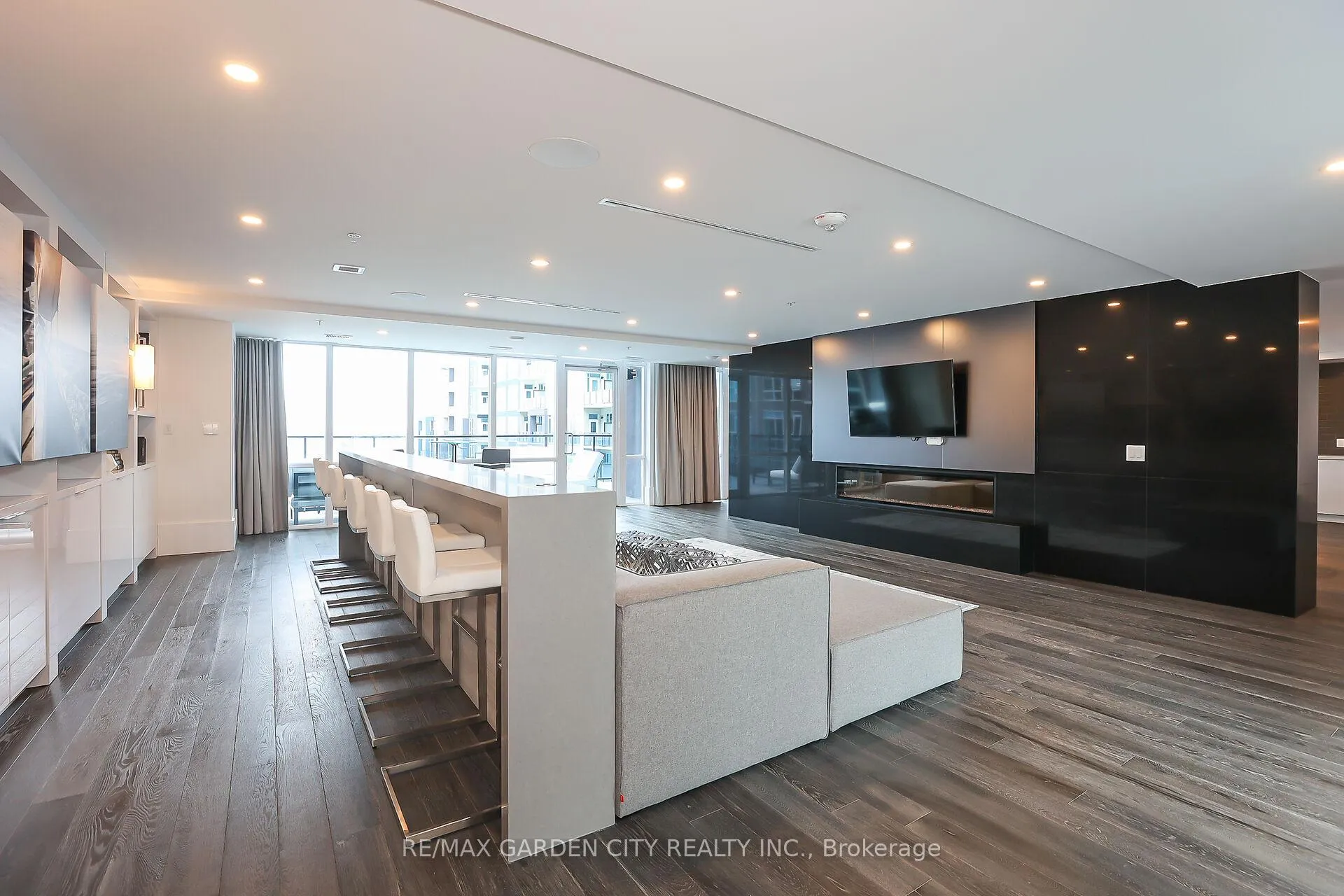 Photo 15 of Unit 431, 16 Concord Place, Grimsby, Grimsby Beach — HOMEH