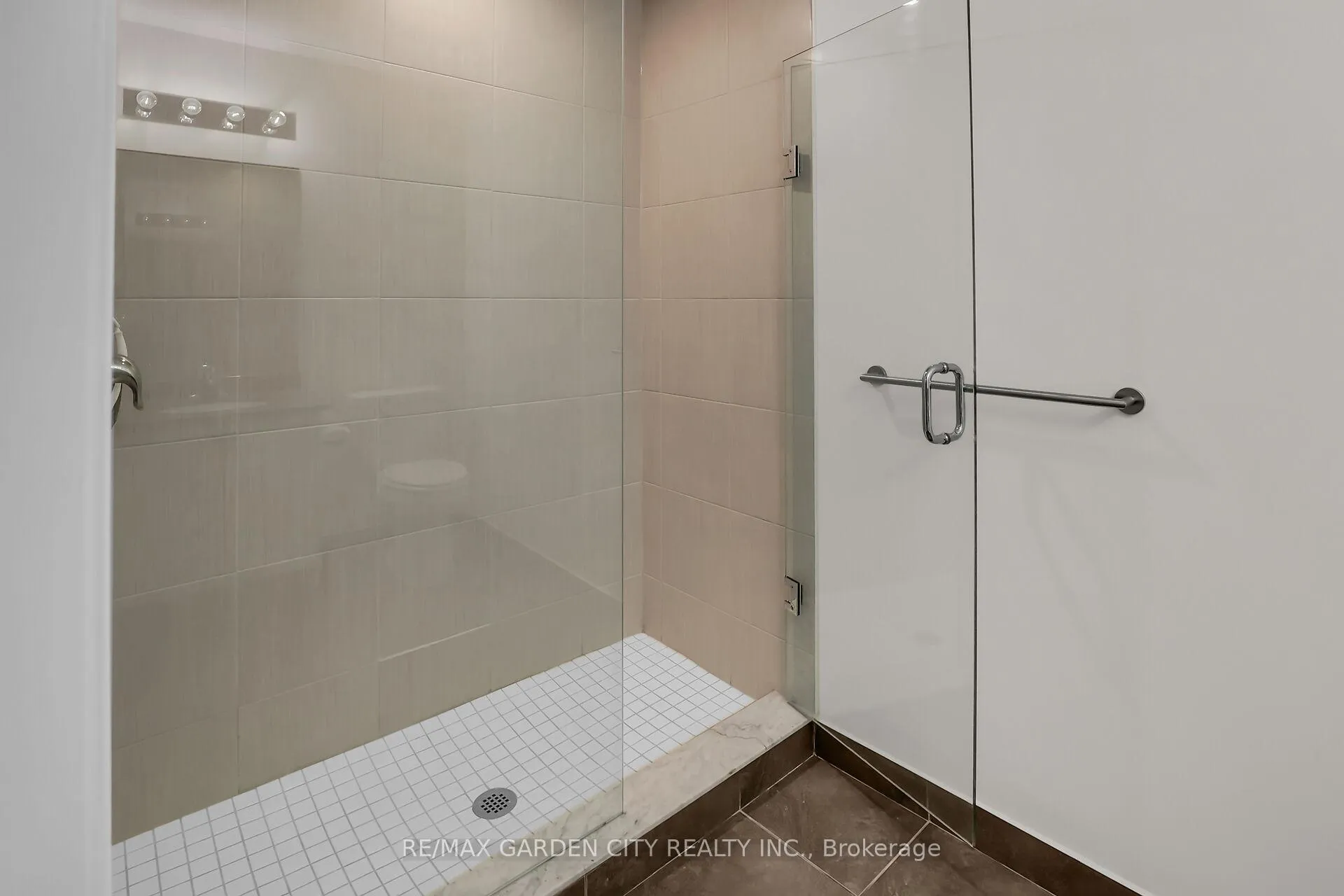 Photo 20 of Unit 431, 16 Concord Place, Grimsby, Grimsby Beach — HOMEH