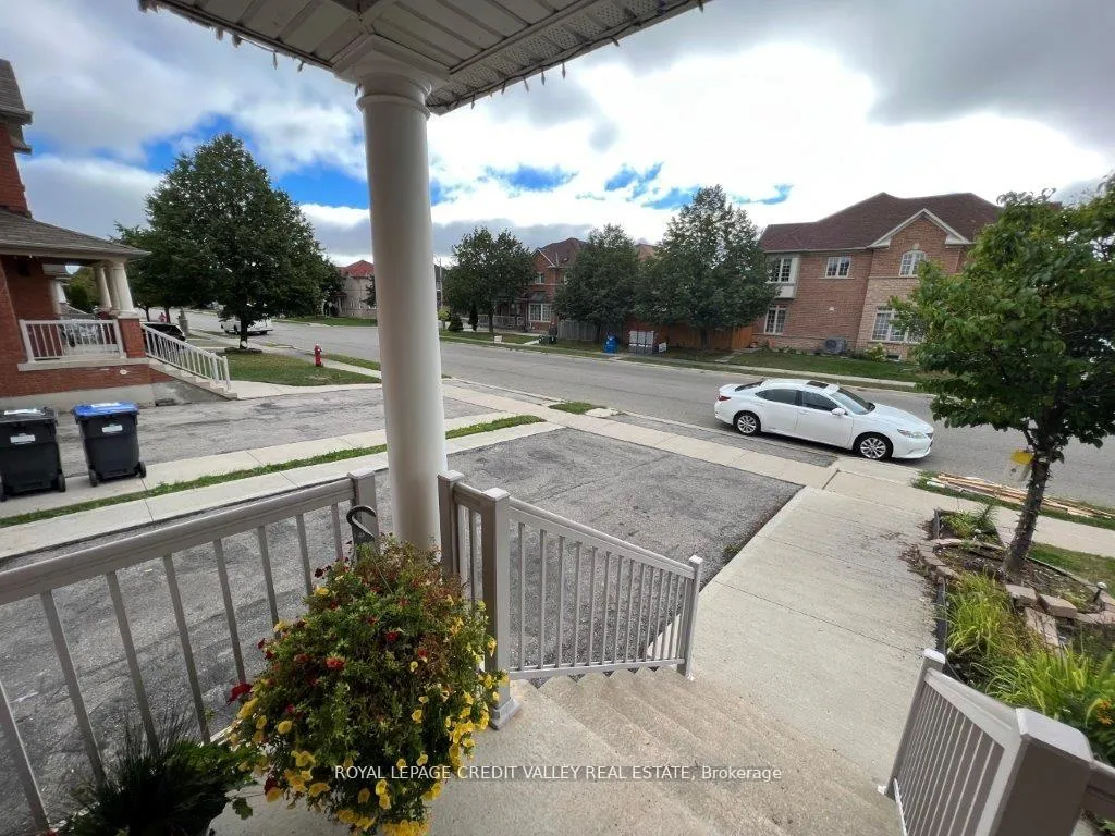 Photo 2 of 44 Australia Drive, Brampton, Sandringham-Wellington — HOMEH
