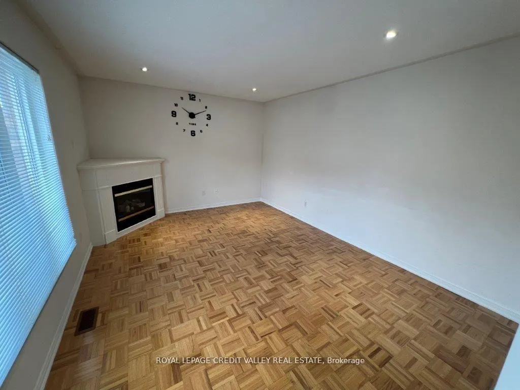 Photo 13 of 44 Australia Drive, Brampton, Sandringham-Wellington — HOMEH