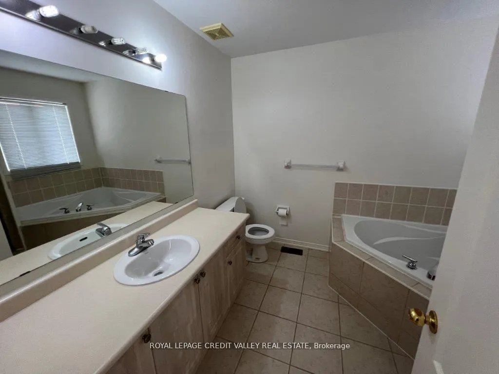 Photo 16 of 44 Australia Drive, Brampton, Sandringham-Wellington — HOMEH