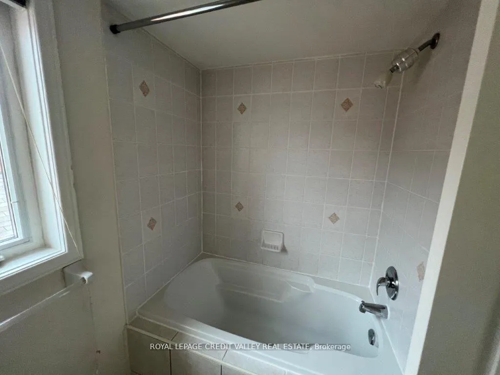 Photo 23 of 44 Australia Drive, Brampton, Sandringham-Wellington — HOMEH