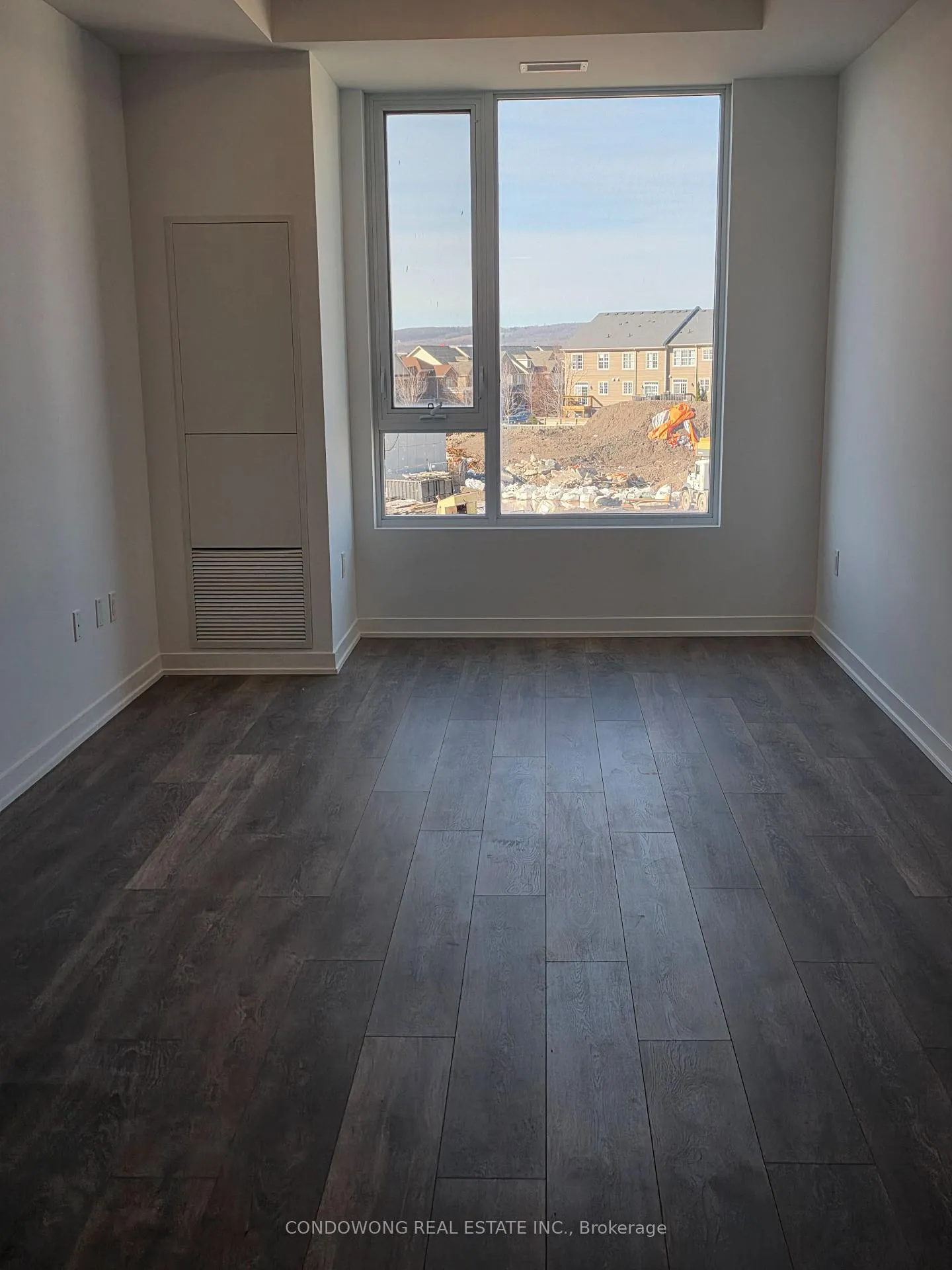 Photo 3 of Unit 335, 4878 Powers Common, Burlington, Alton — HOMEH