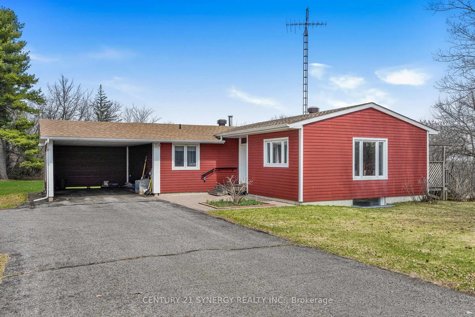Photo 1 of 551 Greenlane Road, Champlain, Champlain Twp — HOMEH