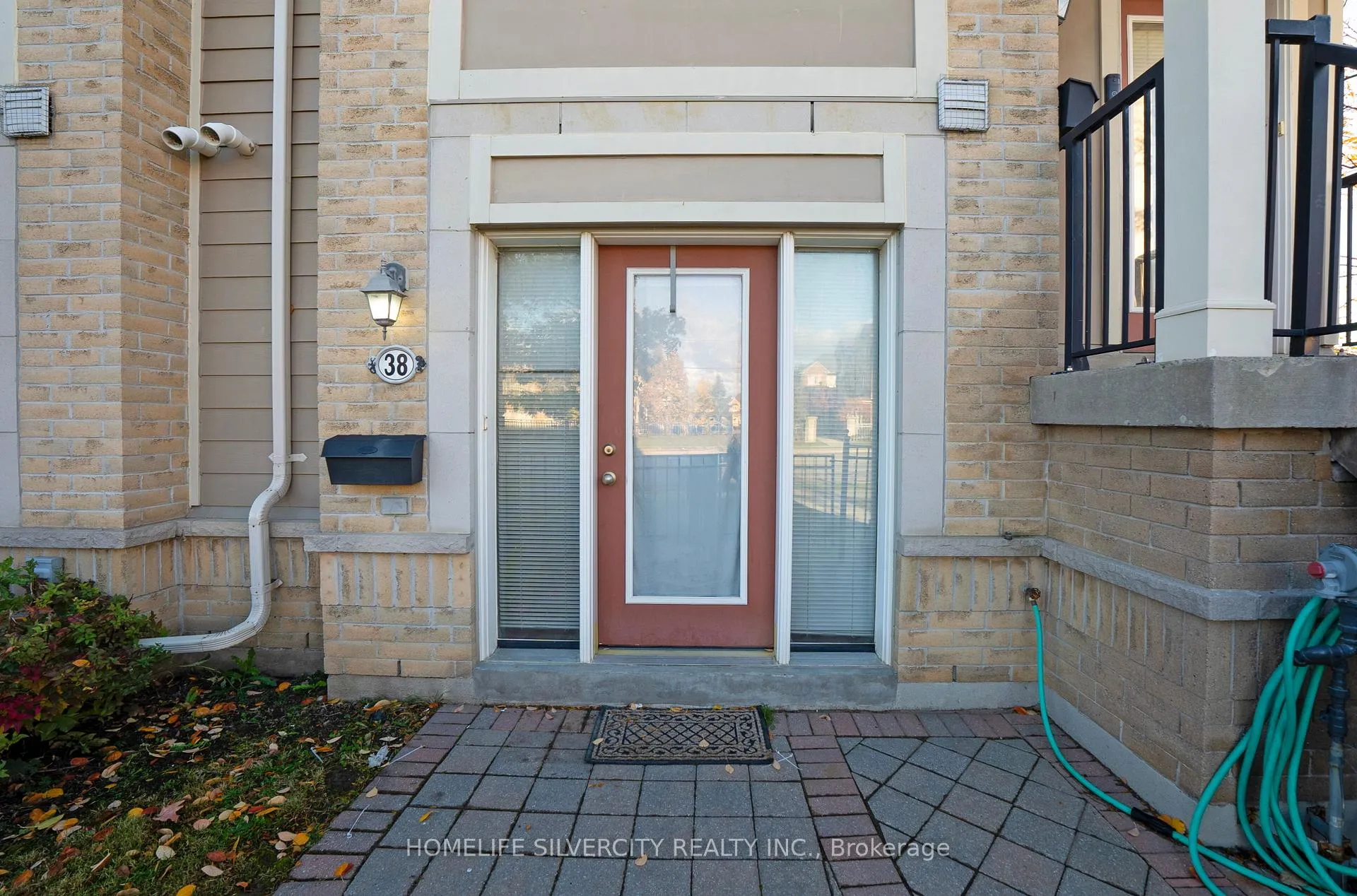 Photo 5 of Unit 38, 60 Fairwood Circle, Brampton, Sandringham-Wellington — HOMEH