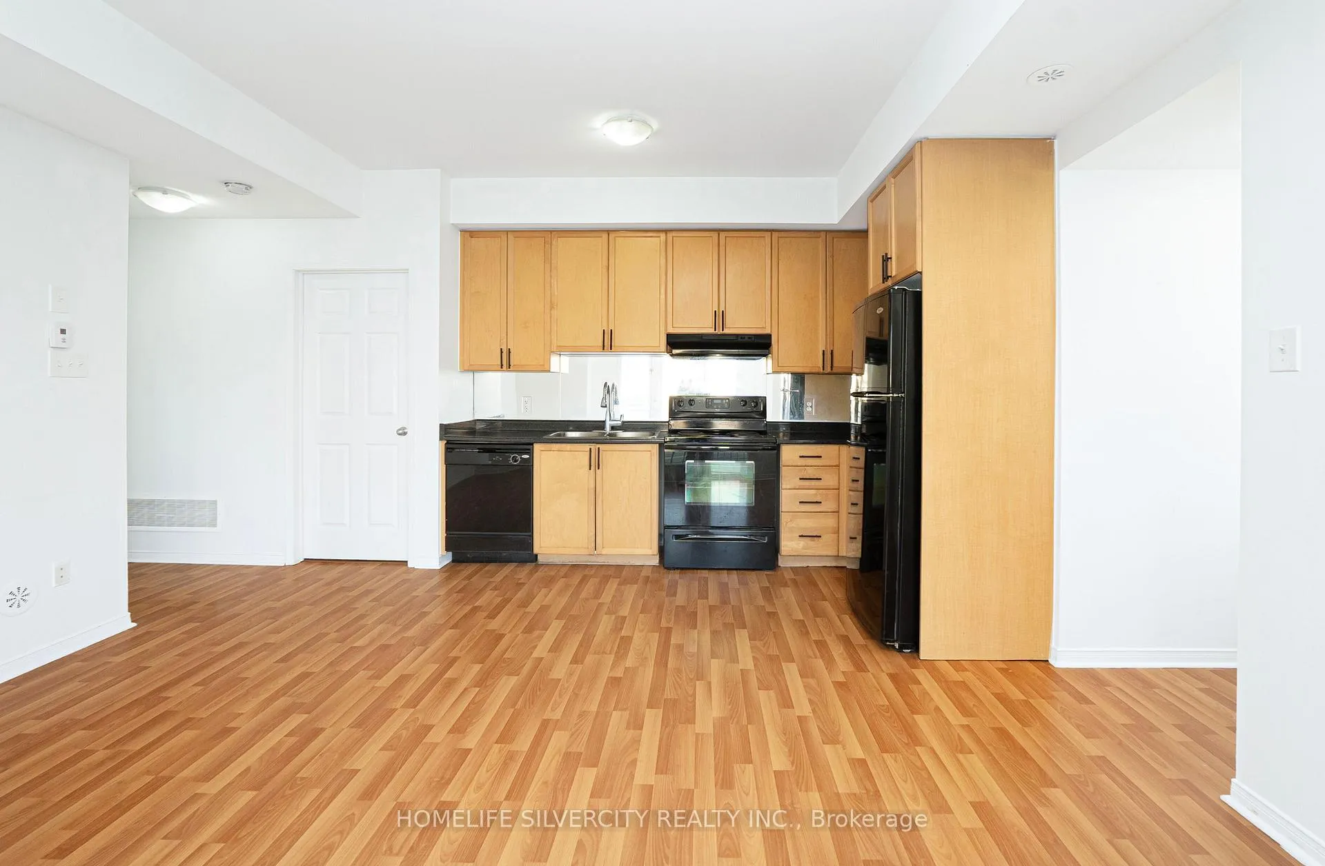 Photo 7 of Unit 38, 60 Fairwood Circle, Brampton, Sandringham-Wellington — HOMEH