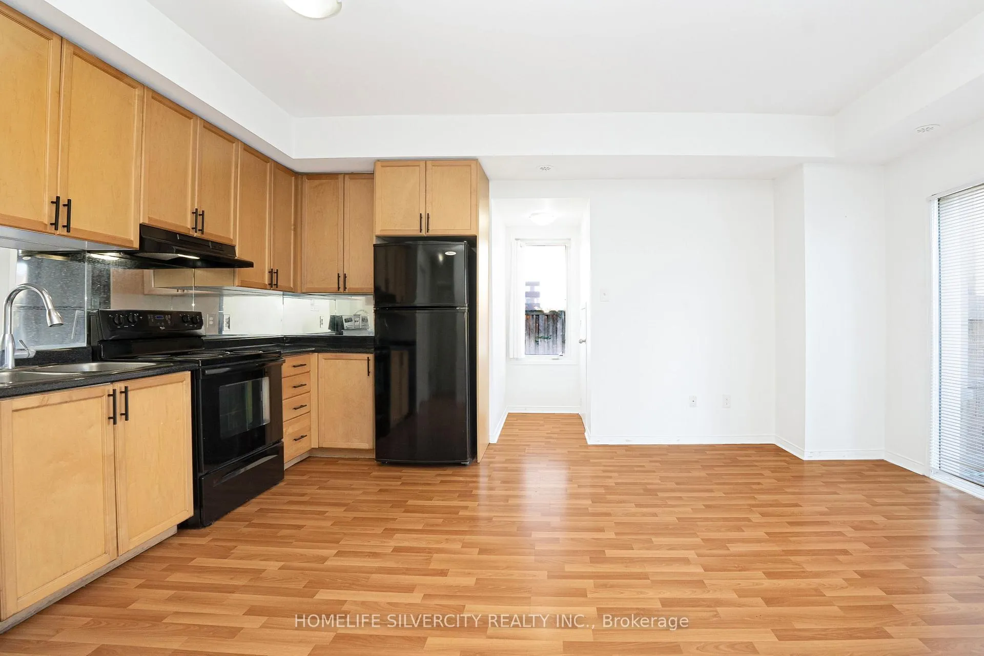 Photo 8 of Unit 38, 60 Fairwood Circle, Brampton, Sandringham-Wellington — HOMEH