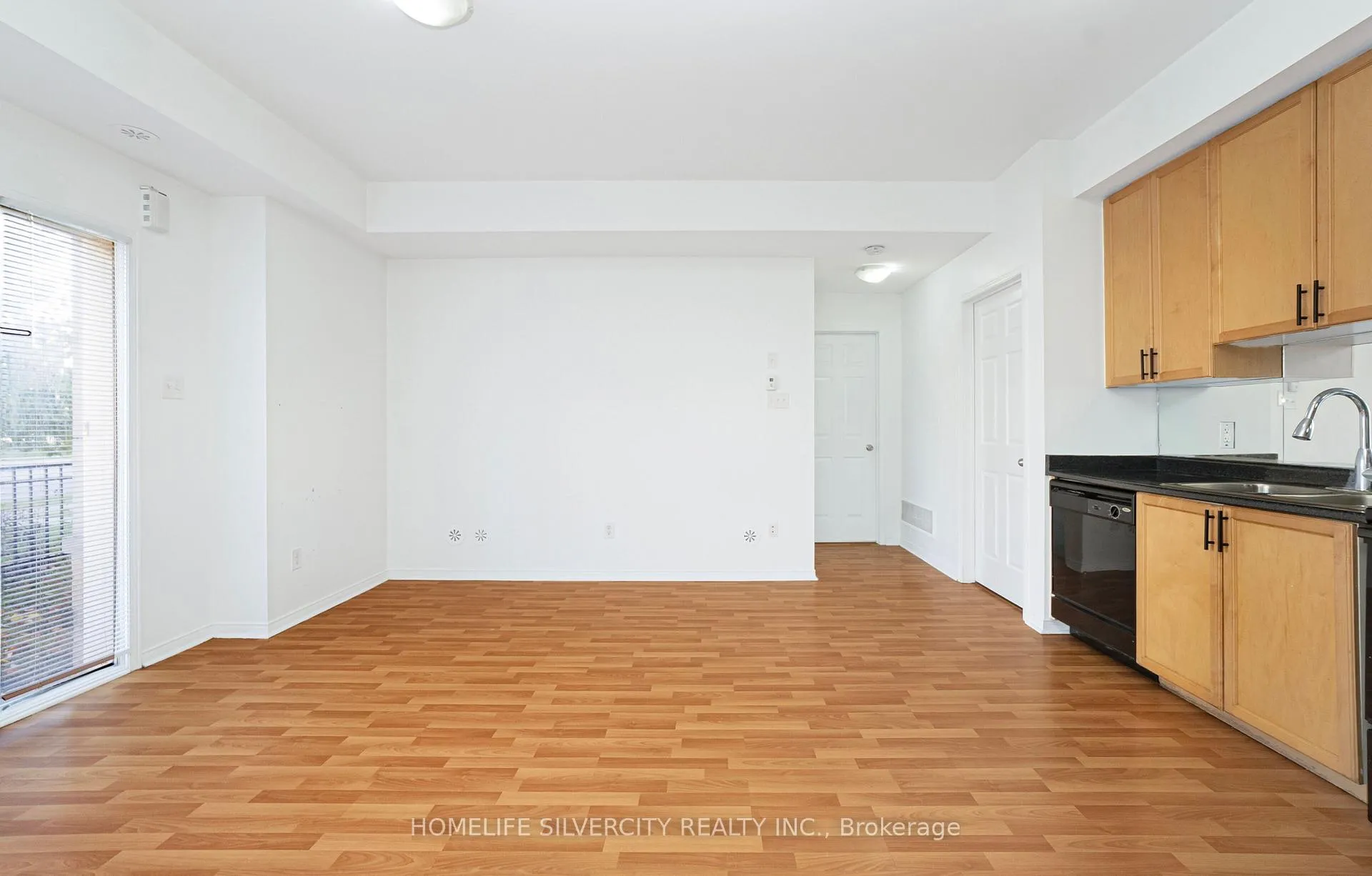 Photo 9 of Unit 38, 60 Fairwood Circle, Brampton, Sandringham-Wellington — HOMEH