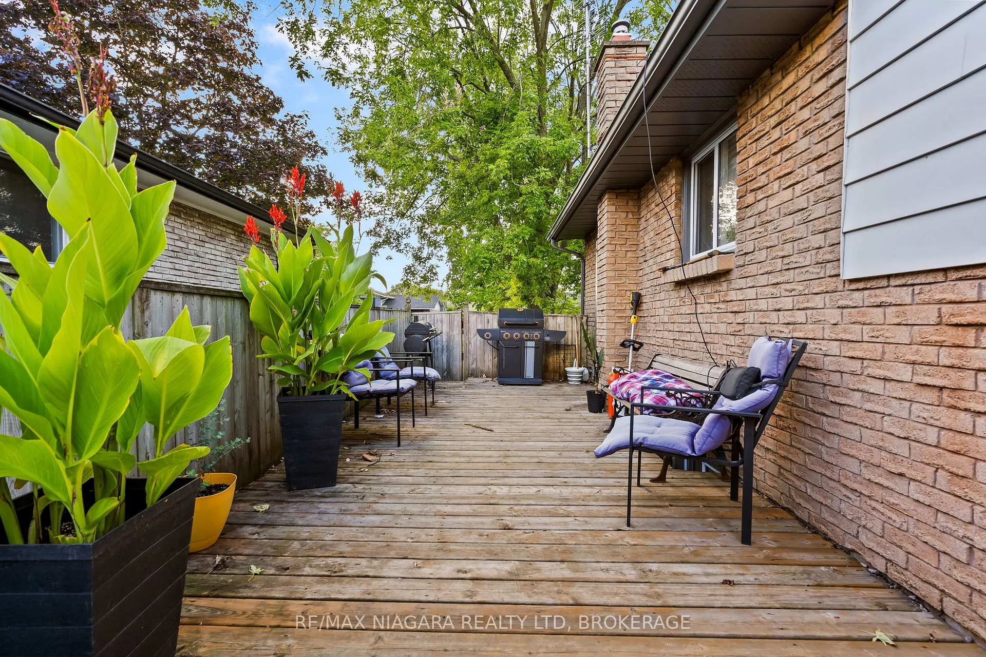 Photo 25 of 26 Colonial Street, Welland, N. Welland — HOMEH