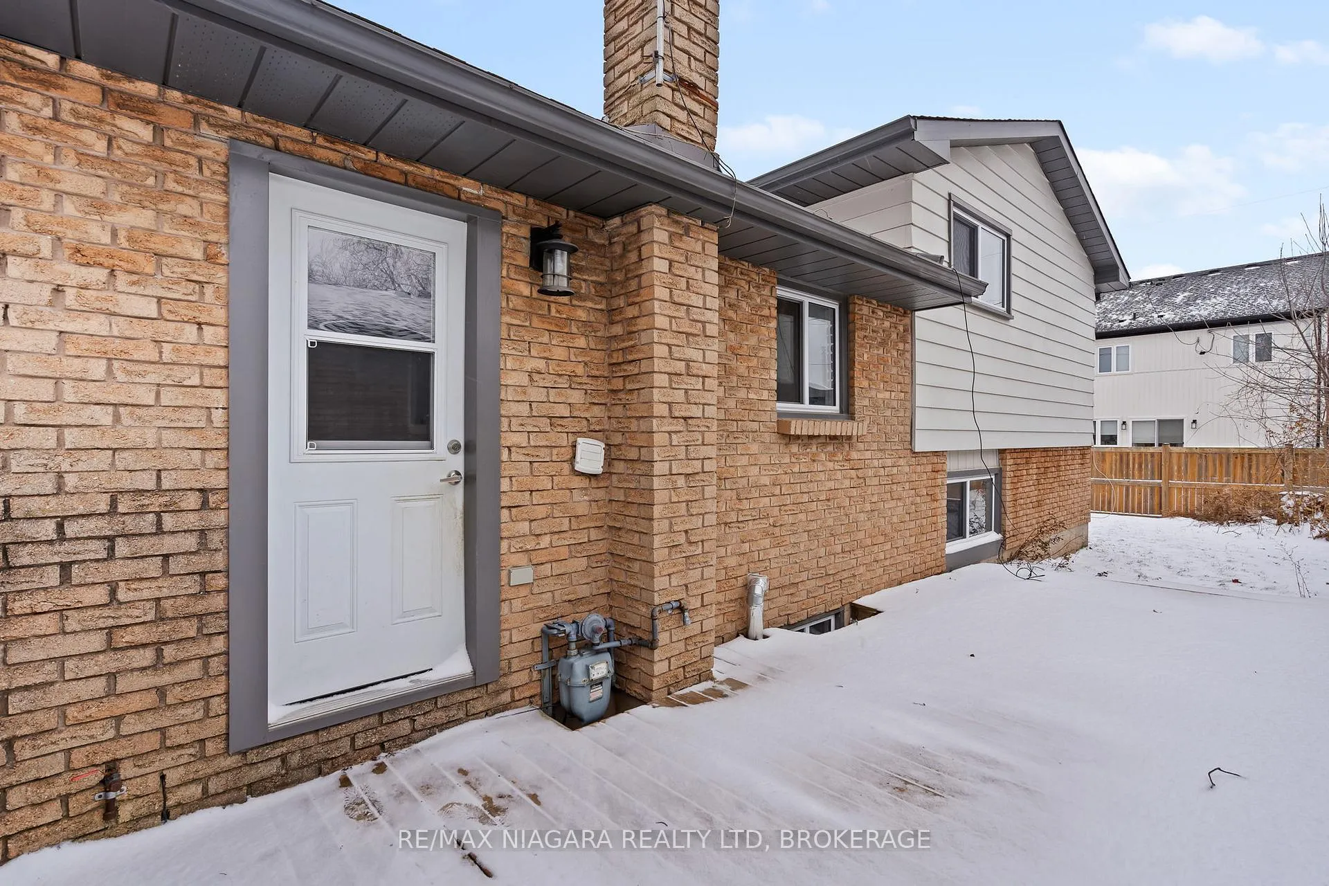 Photo 26 of 26 Colonial Street, Welland, N. Welland — HOMEH