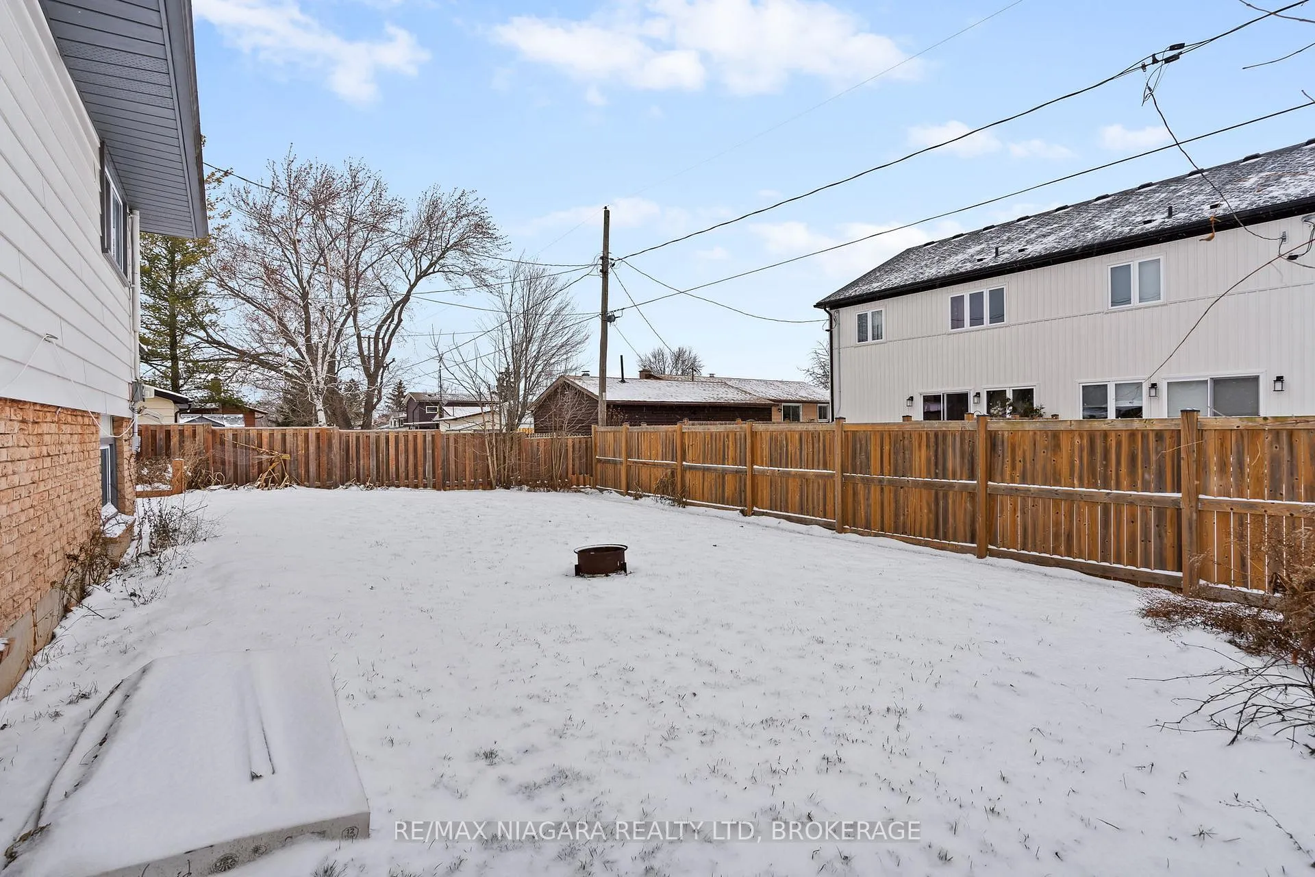 Photo 27 of 26 Colonial Street, Welland, N. Welland — HOMEH