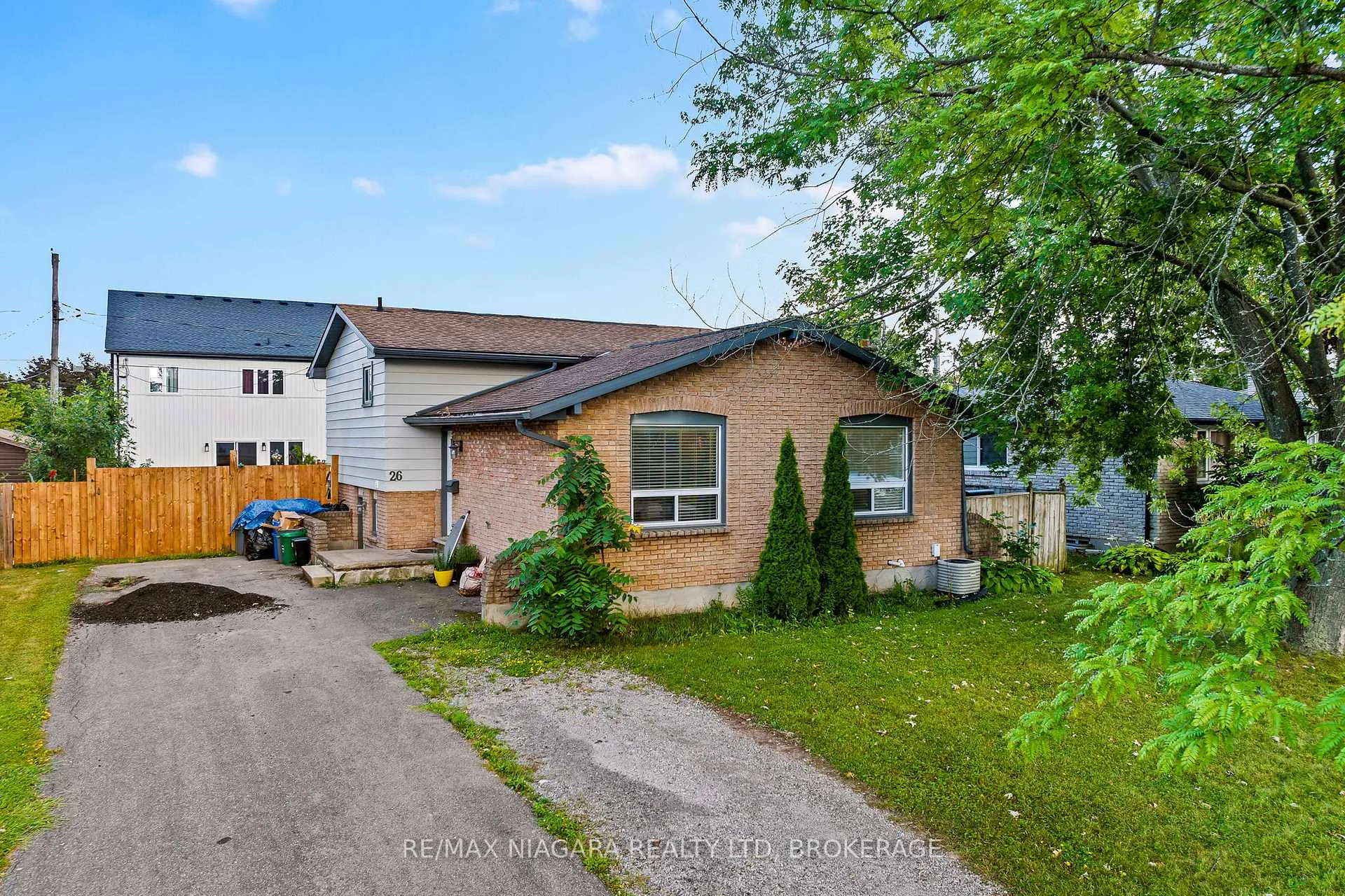 Photo 33 of 26 Colonial Street, Welland, N. Welland — HOMEH