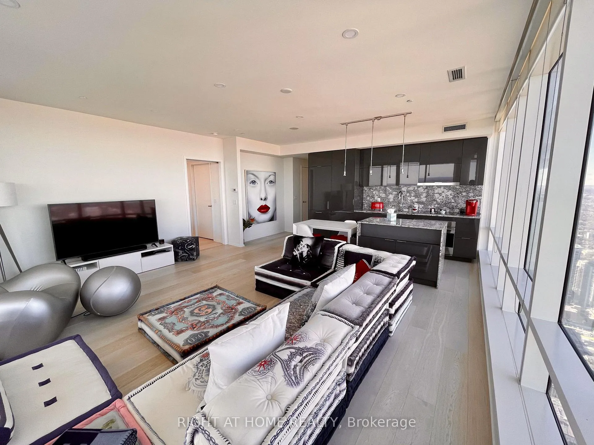 Front of Unit 7401, 1 Bloor Street E