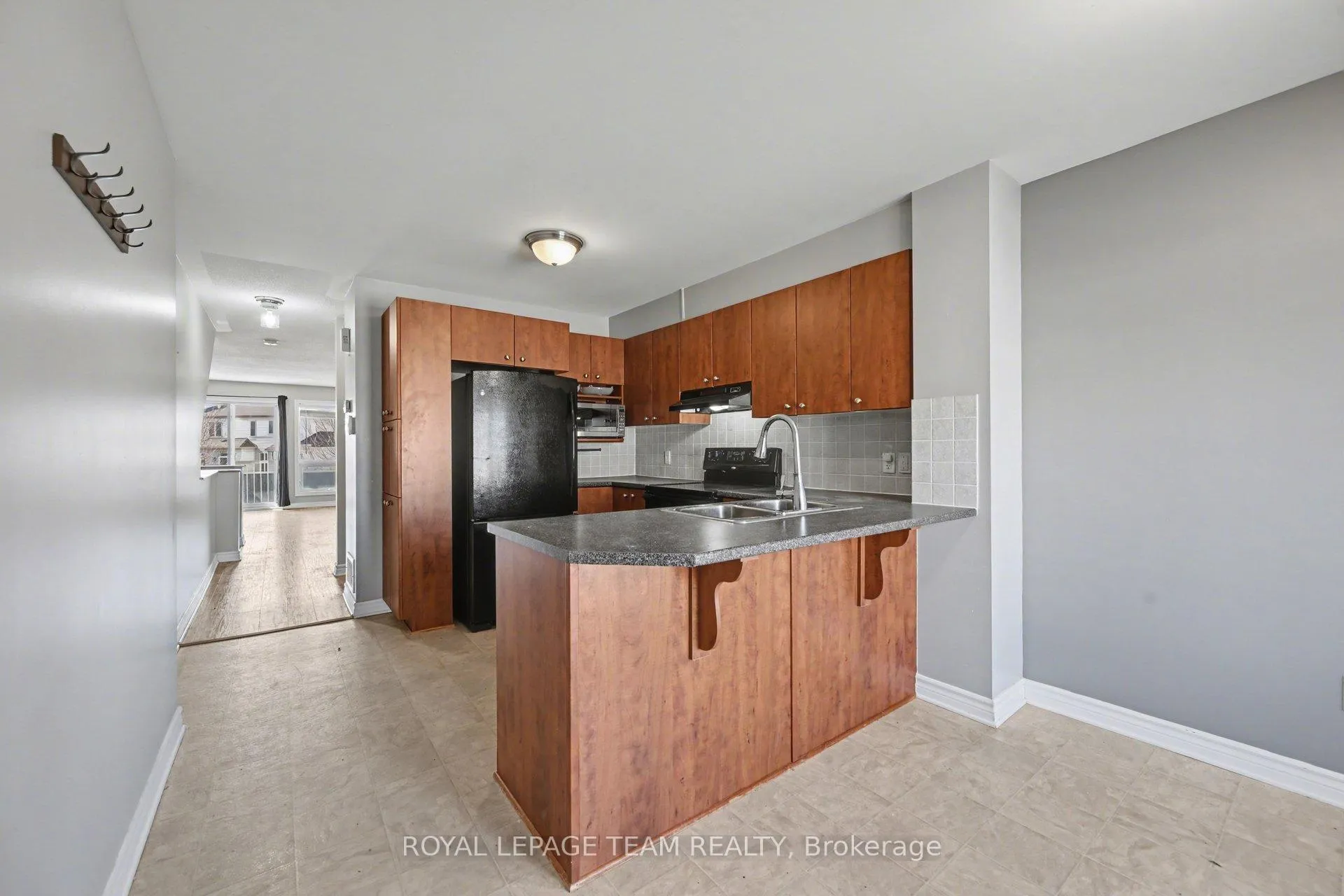 Photo 3 of Unit A, 554 Chapman Mills Drive, Ottawa, Barrhaven - Strandherd — HOMEH