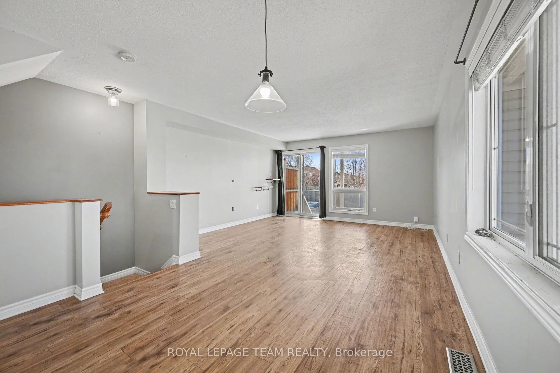 Photo 5 of Unit A, 554 Chapman Mills Drive, Ottawa, Barrhaven - Strandherd — HOMEH