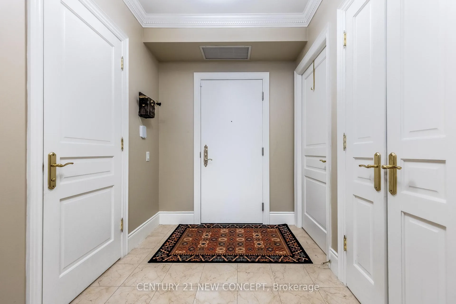Photo 2 of Unit 204, 7071 Bayview Avenue, Markham, Bayview Glen — HOMEH