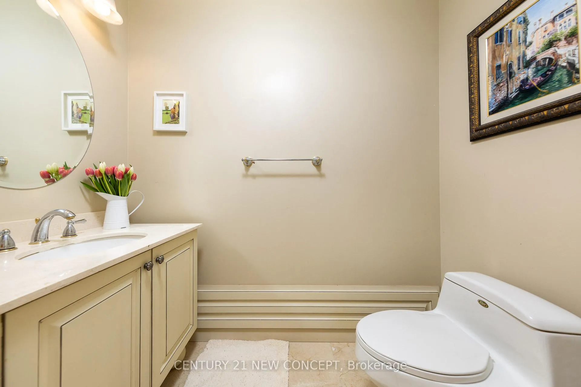 Photo 4 of Unit 204, 7071 Bayview Avenue, Markham, Bayview Glen — HOMEH