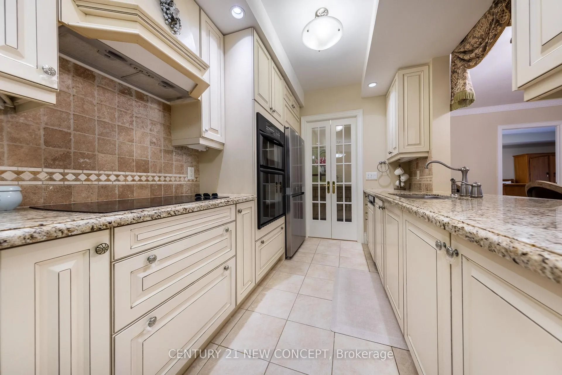 Photo 9 of Unit 204, 7071 Bayview Avenue, Markham, Bayview Glen — HOMEH