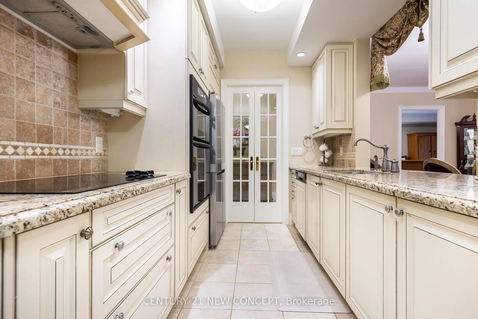 Photo 11 of Unit 204, 7071 Bayview Avenue, Markham, Bayview Glen — HOMEH