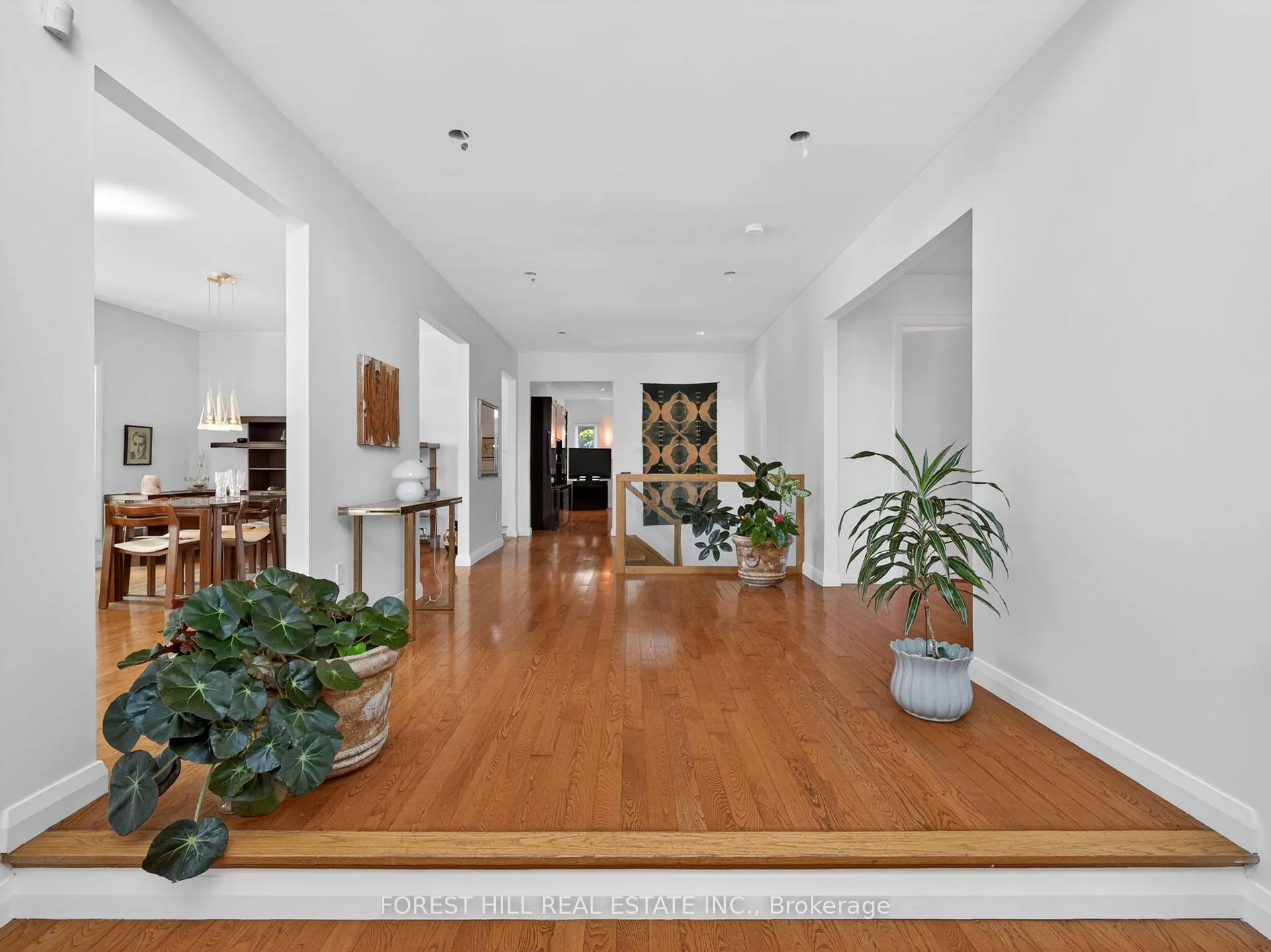 Photo 4 of 600 Wycliffe Avenue, Vaughan, Islington Woods — HOMEH