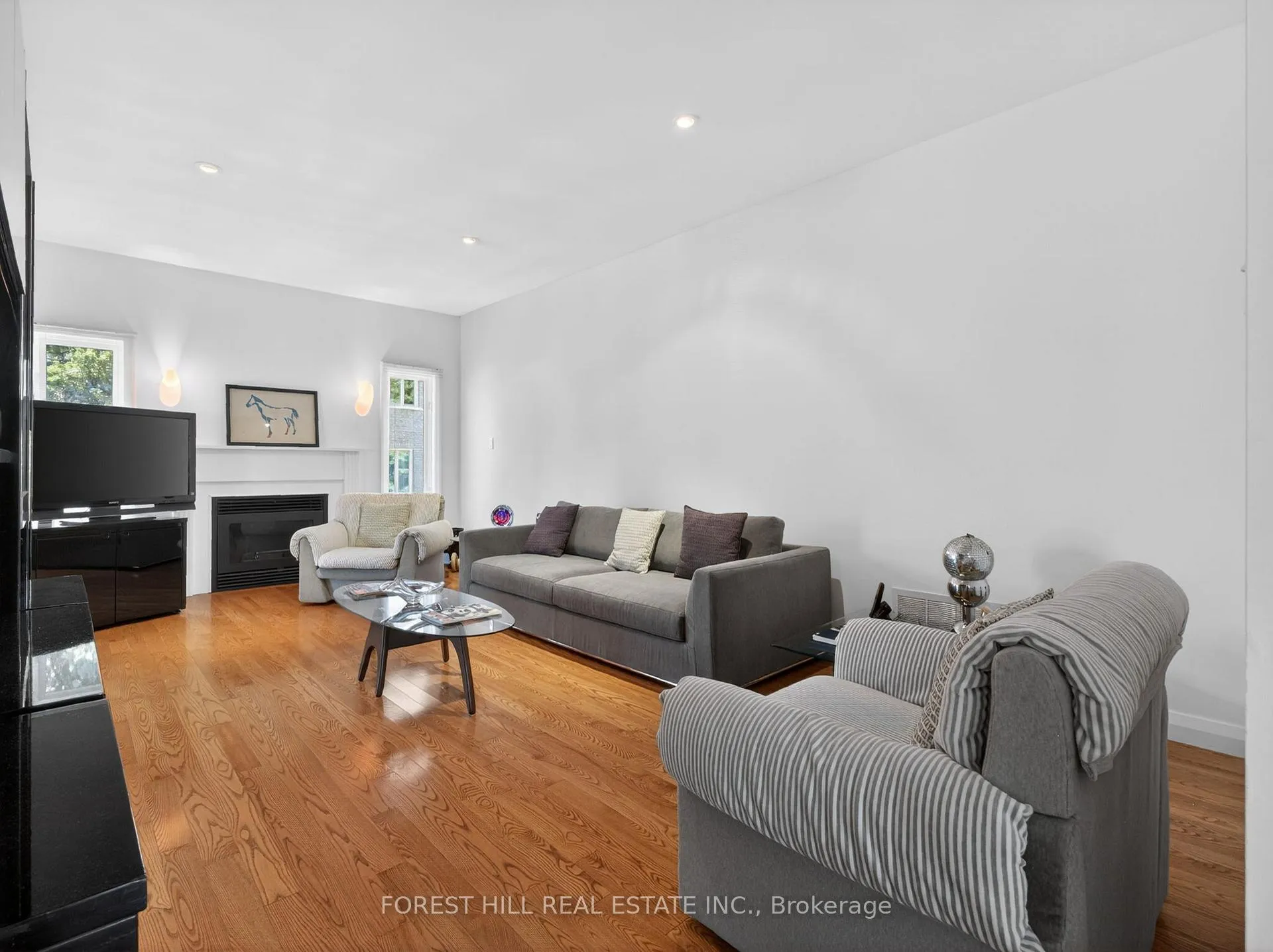 Photo 9 of 600 Wycliffe Avenue, Vaughan, Islington Woods — HOMEH