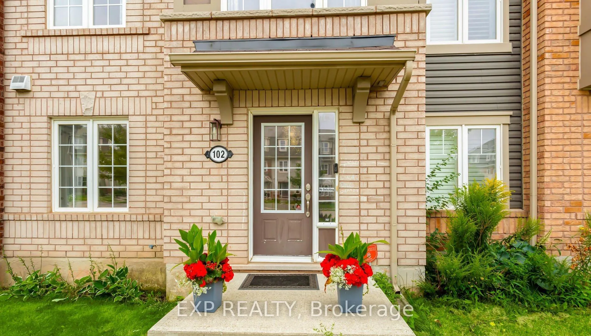 Photo 2 of 102 Bleasdale Avenue, Brampton, Northwest Brampton — HOMEH