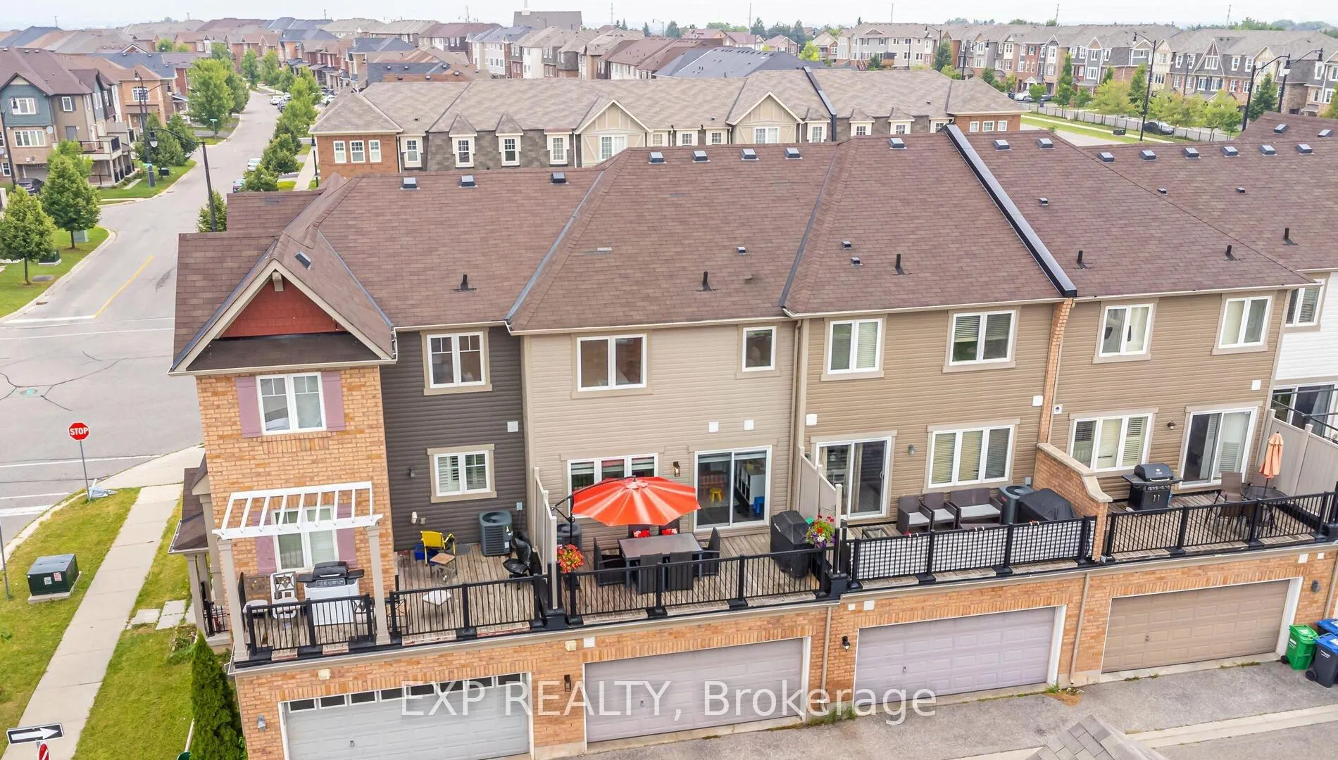 Photo 3 of 102 Bleasdale Avenue, Brampton, Northwest Brampton — HOMEH