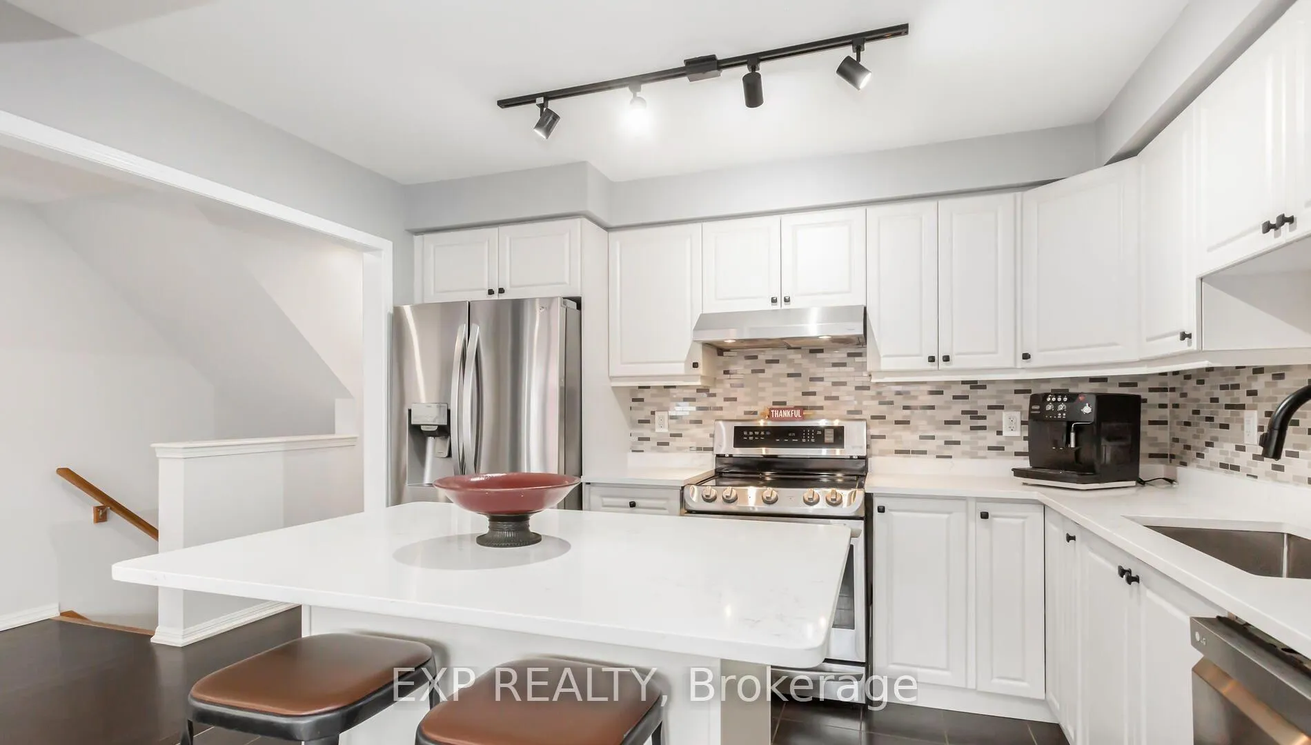 Photo 6 of 102 Bleasdale Avenue, Brampton, Northwest Brampton — HOMEH