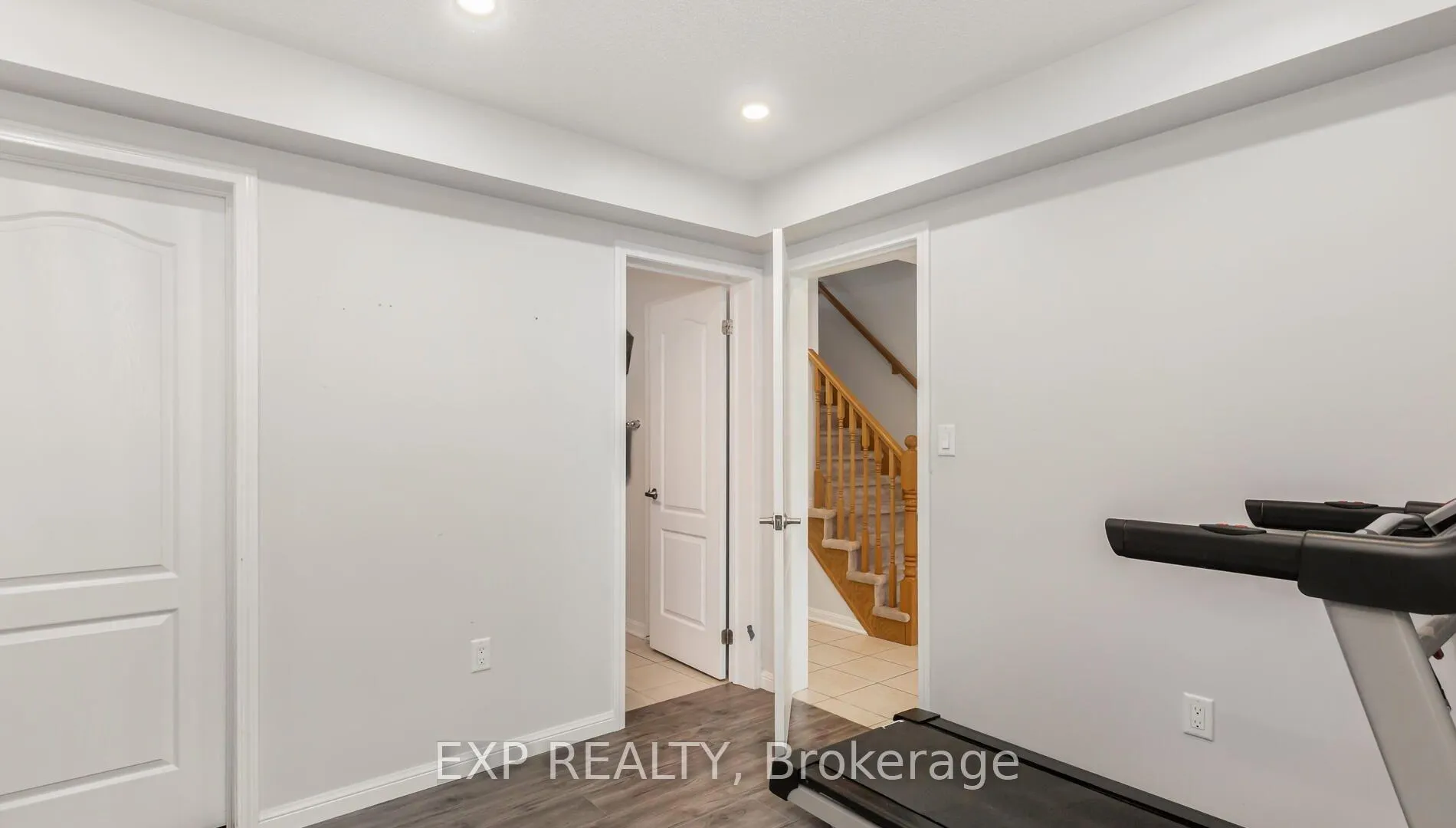 Photo 21 of 102 Bleasdale Avenue, Brampton, Northwest Brampton — HOMEH