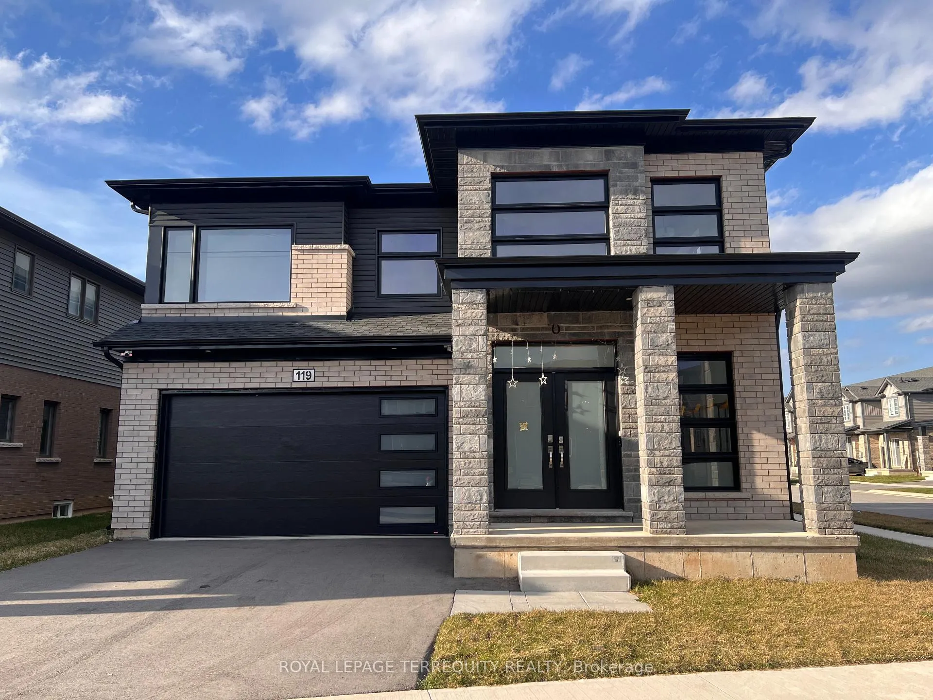 Photo 2 of 119 Acacia Road, Pelham, Fonthill — HOMEH