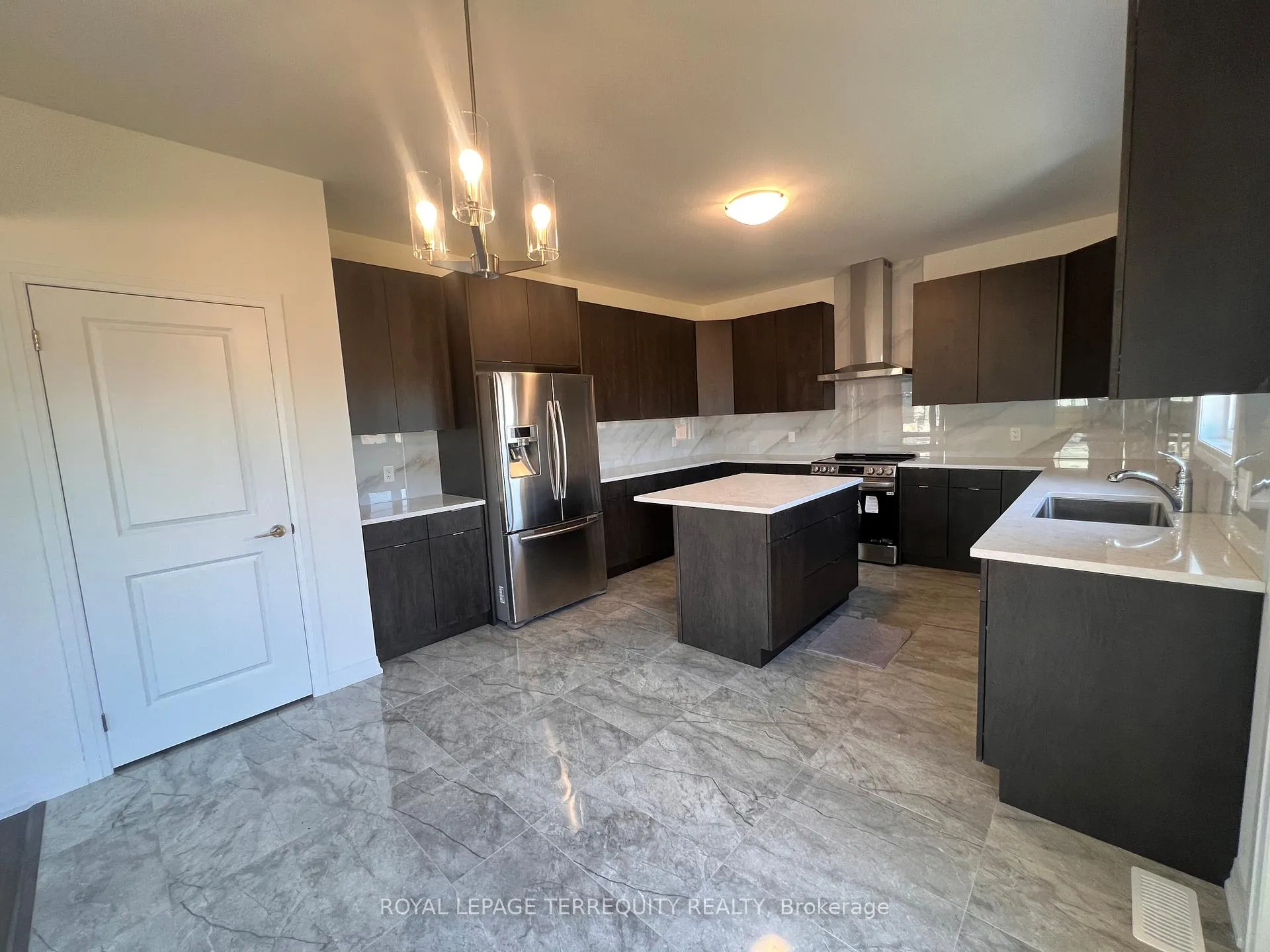 Photo 14 of 119 Acacia Road, Pelham, Fonthill — HOMEH