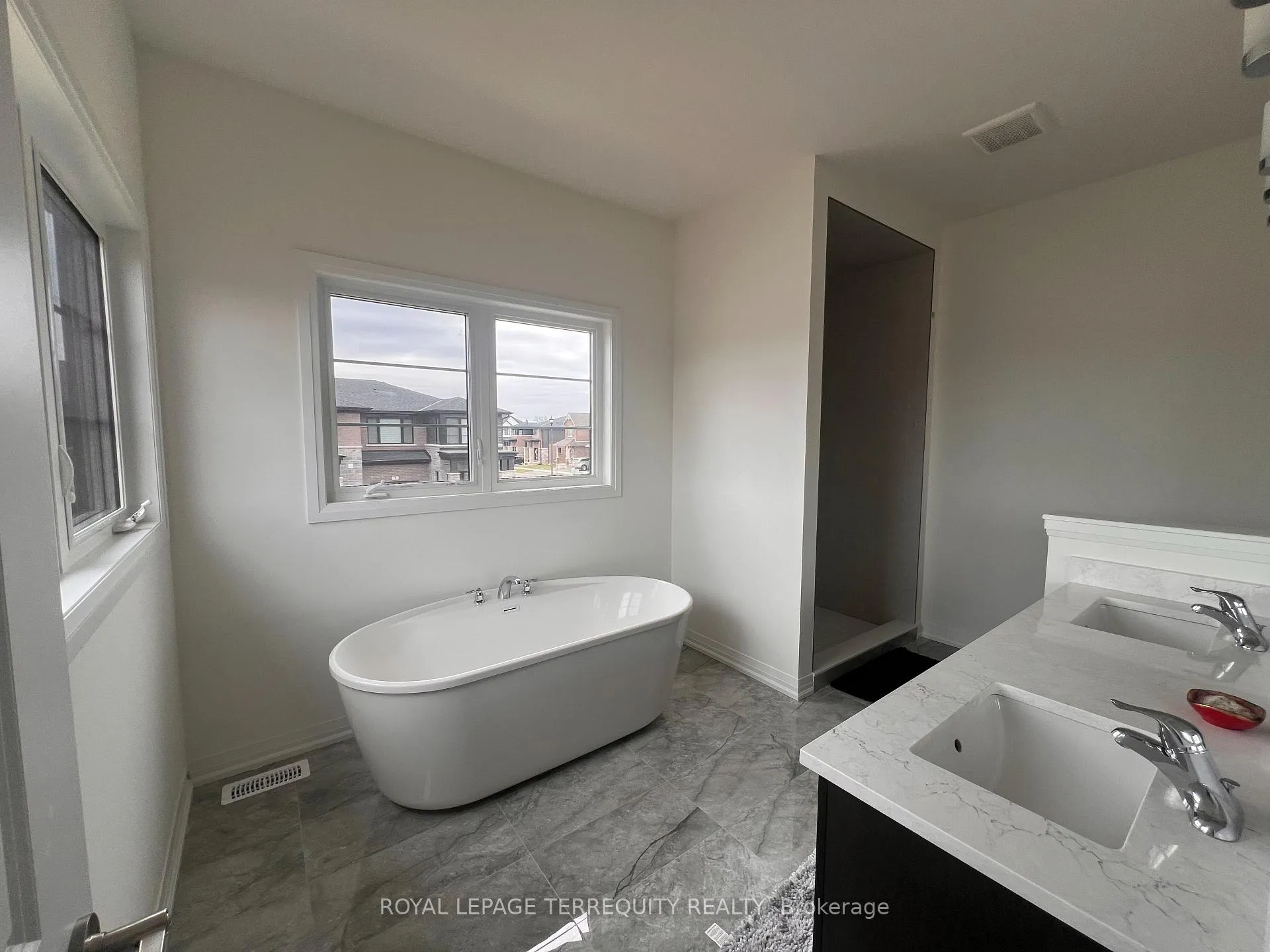 Photo 34 of 119 Acacia Road, Pelham, Fonthill — HOMEH