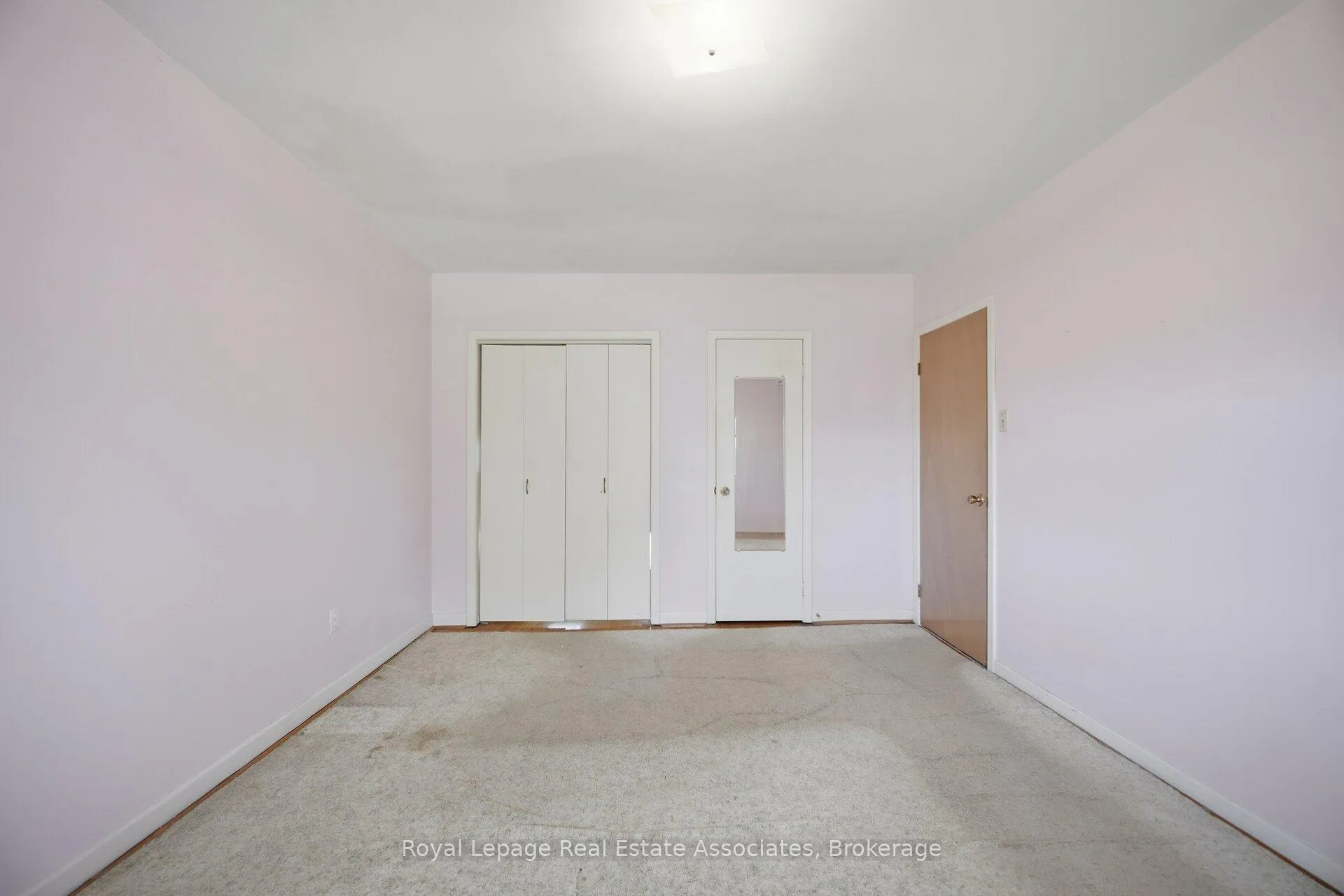 Photo 28 of 38 Renault Crescent, Etobicoke, Humber Heights — HOMEH