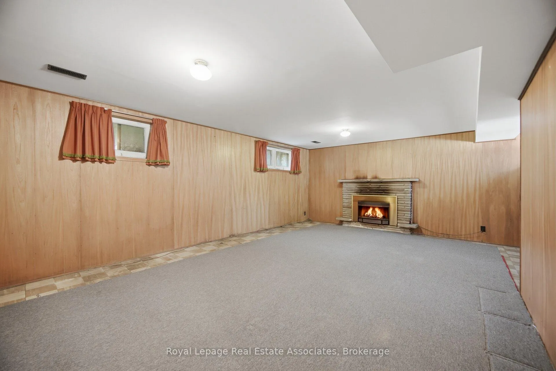 Photo 34 of 38 Renault Crescent, Etobicoke, Humber Heights — HOMEH